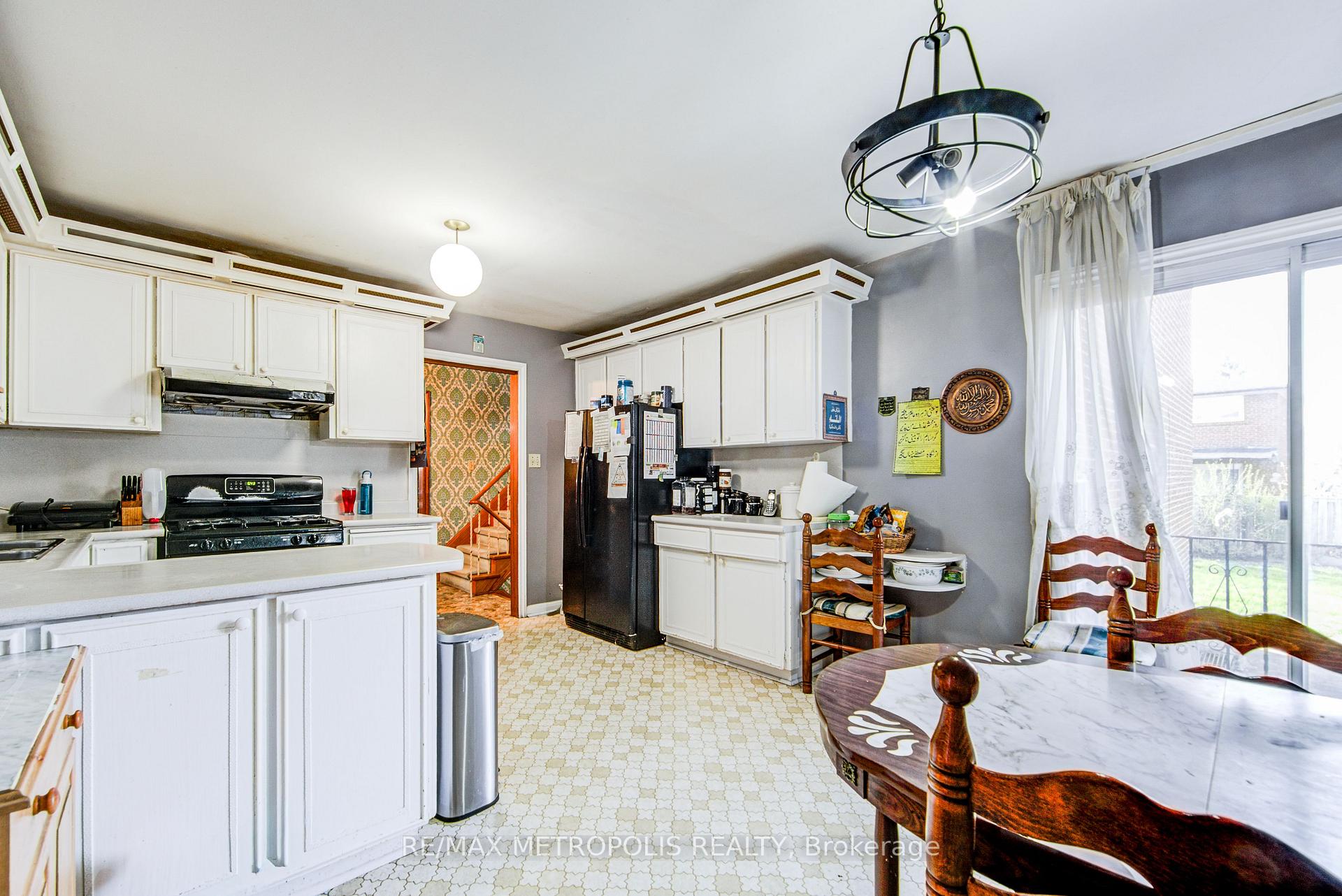 Photo 9 of 110 Stevenson Road, Etobicoke, Mount Olive-Silverstone-Jamestown — HOMEH