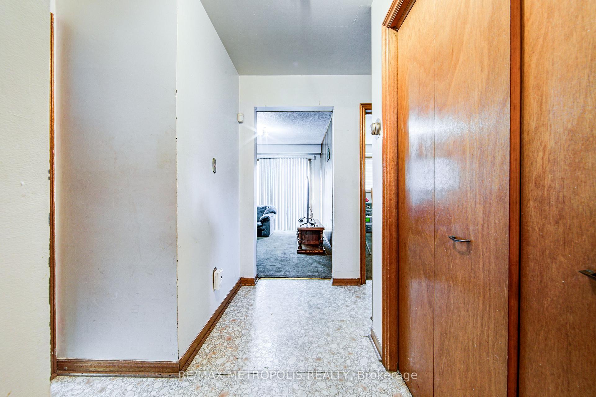 Photo 10 of 110 Stevenson Road, Etobicoke, Mount Olive-Silverstone-Jamestown — HOMEH
