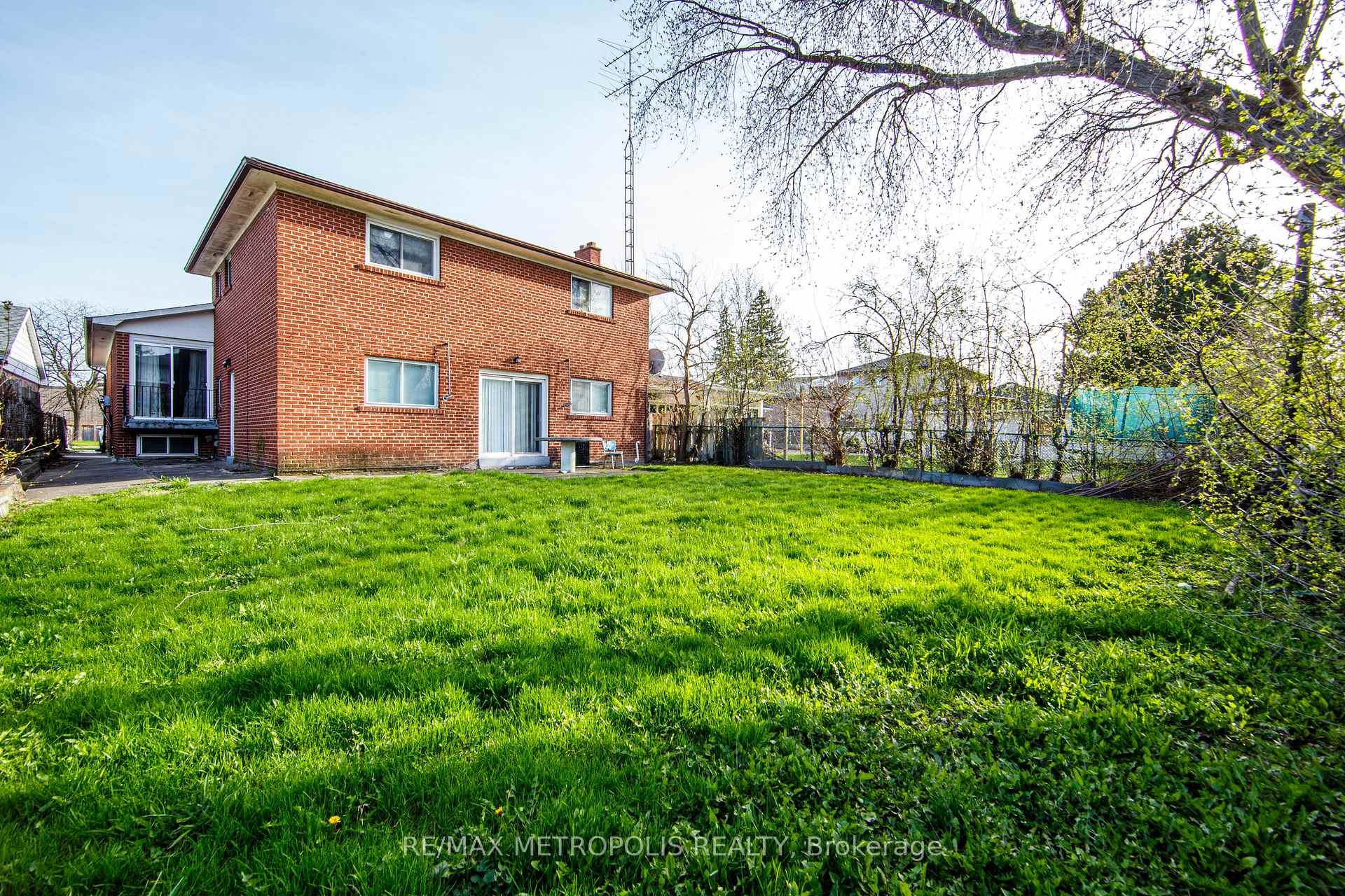 Photo 35 of 110 Stevenson Road, Etobicoke, Mount Olive-Silverstone-Jamestown — HOMEH