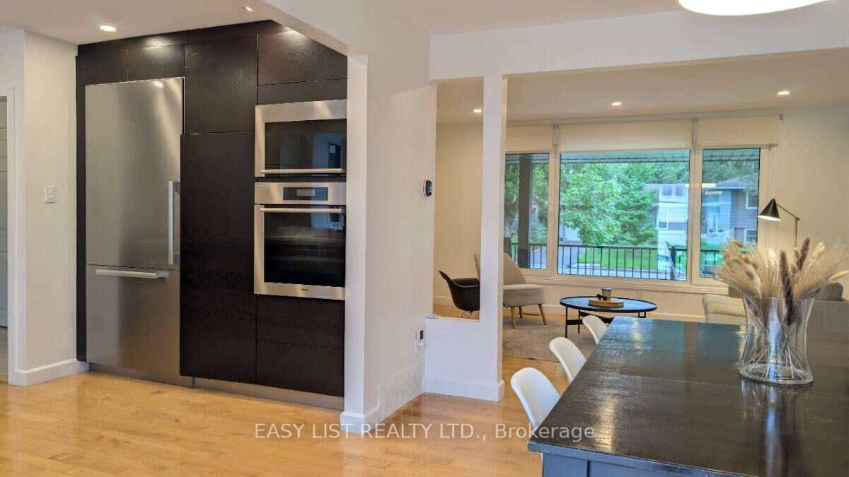 Photo 9 of 1895 Savoy Place, Ottawa, Braemar Park — HOMEH
