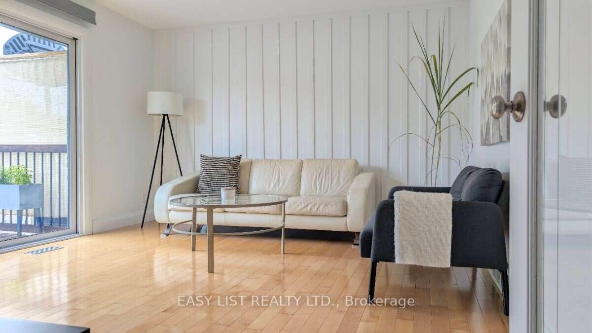 Photo 10 of 1895 Savoy Place, Ottawa, Braemar Park — HOMEH