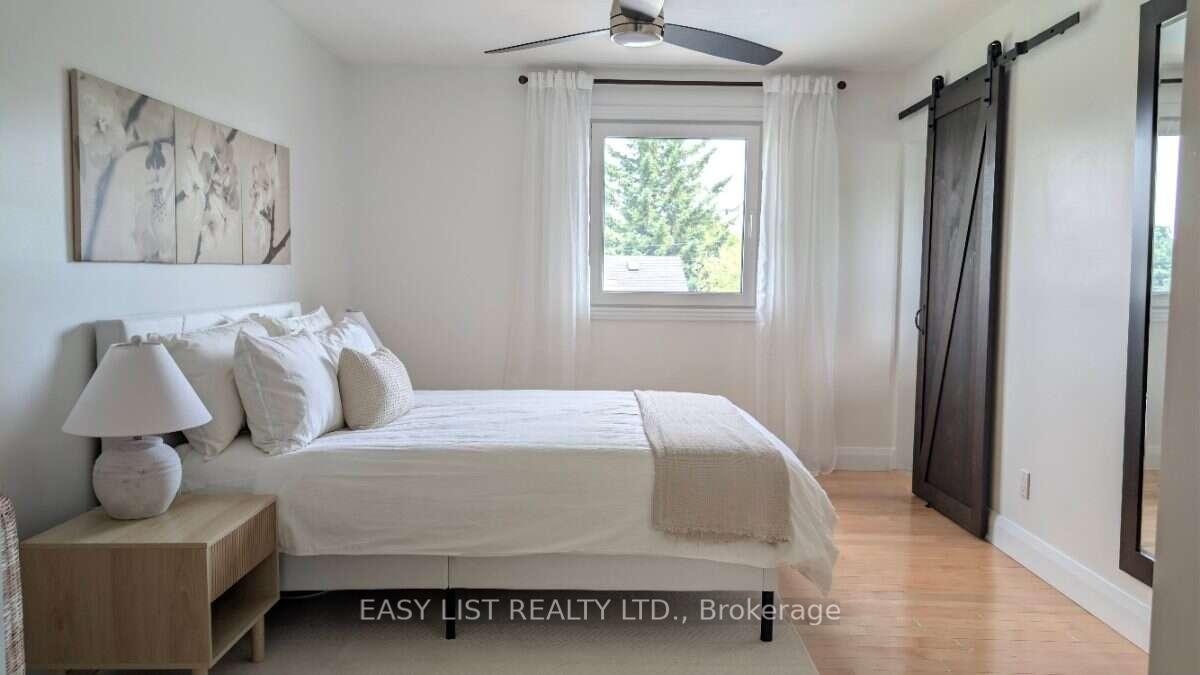 Photo 12 of 1895 Savoy Place, Ottawa, Braemar Park — HOMEH