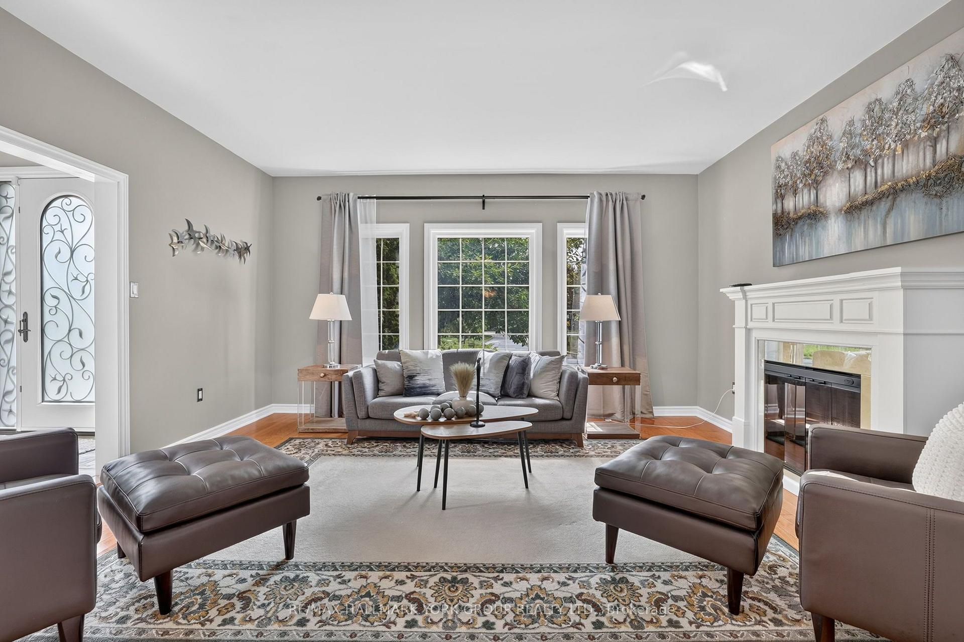 Photo 2 of 669 Kingsmere Avenue, Newmarket, Stonehaven-Wyndham — HOMEH