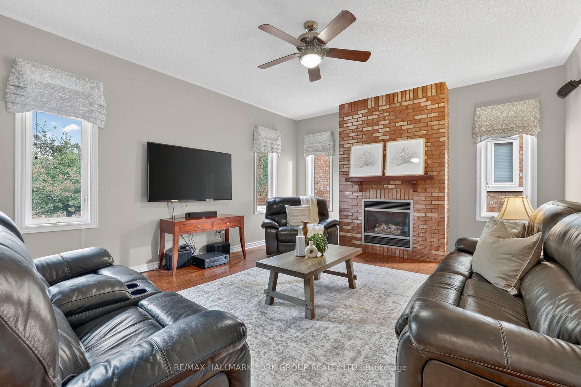 Photo 7 of 669 Kingsmere Avenue, Newmarket, Stonehaven-Wyndham — HOMEH