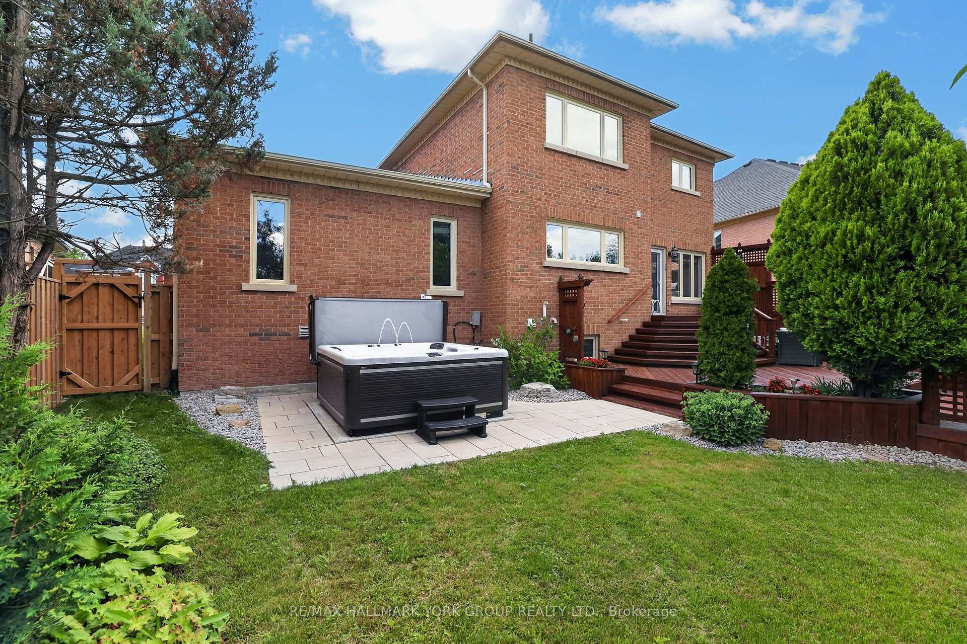 Photo 17 of 669 Kingsmere Avenue, Newmarket, Stonehaven-Wyndham — HOMEH
