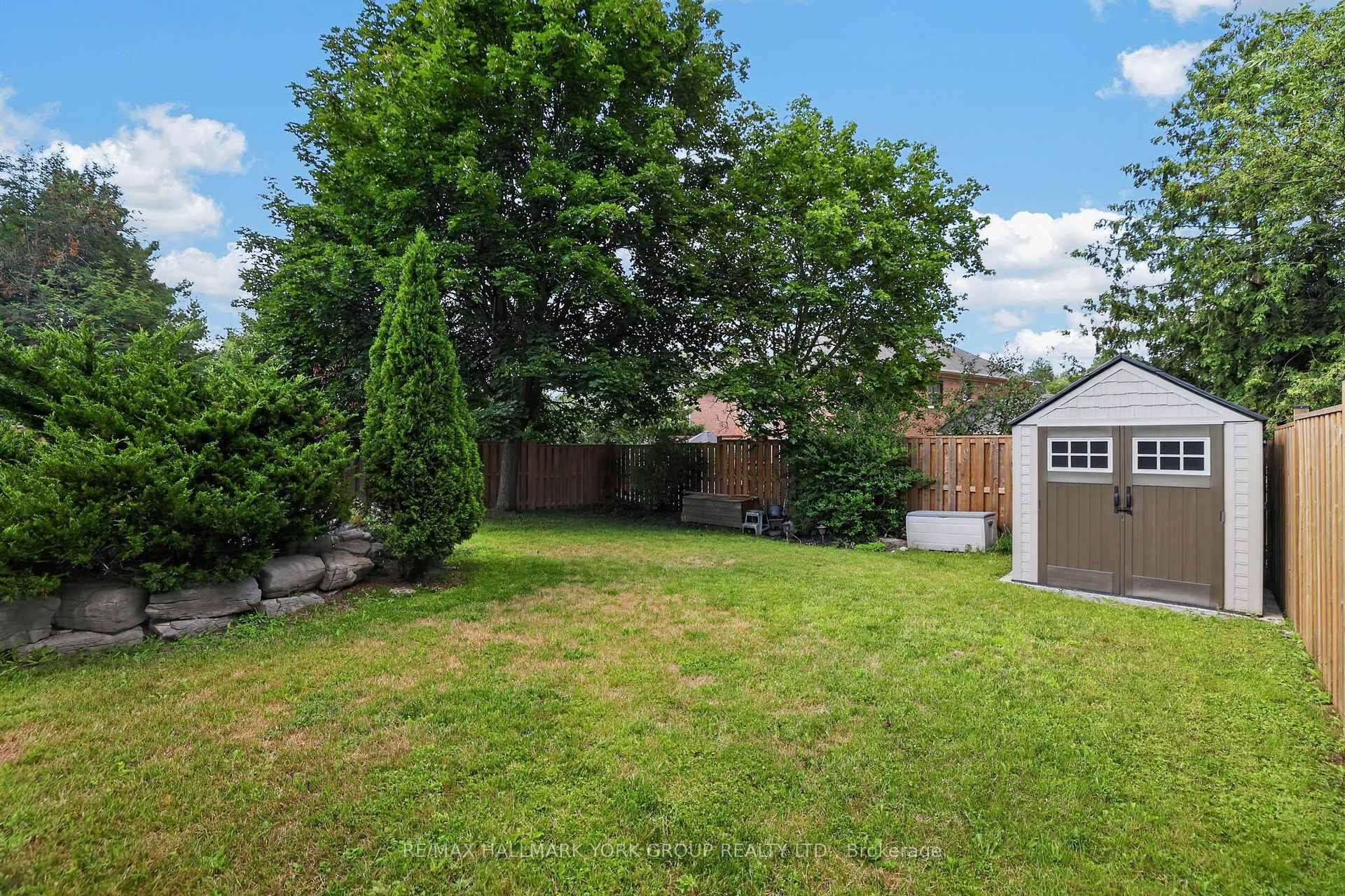Photo 19 of 669 Kingsmere Avenue, Newmarket, Stonehaven-Wyndham — HOMEH