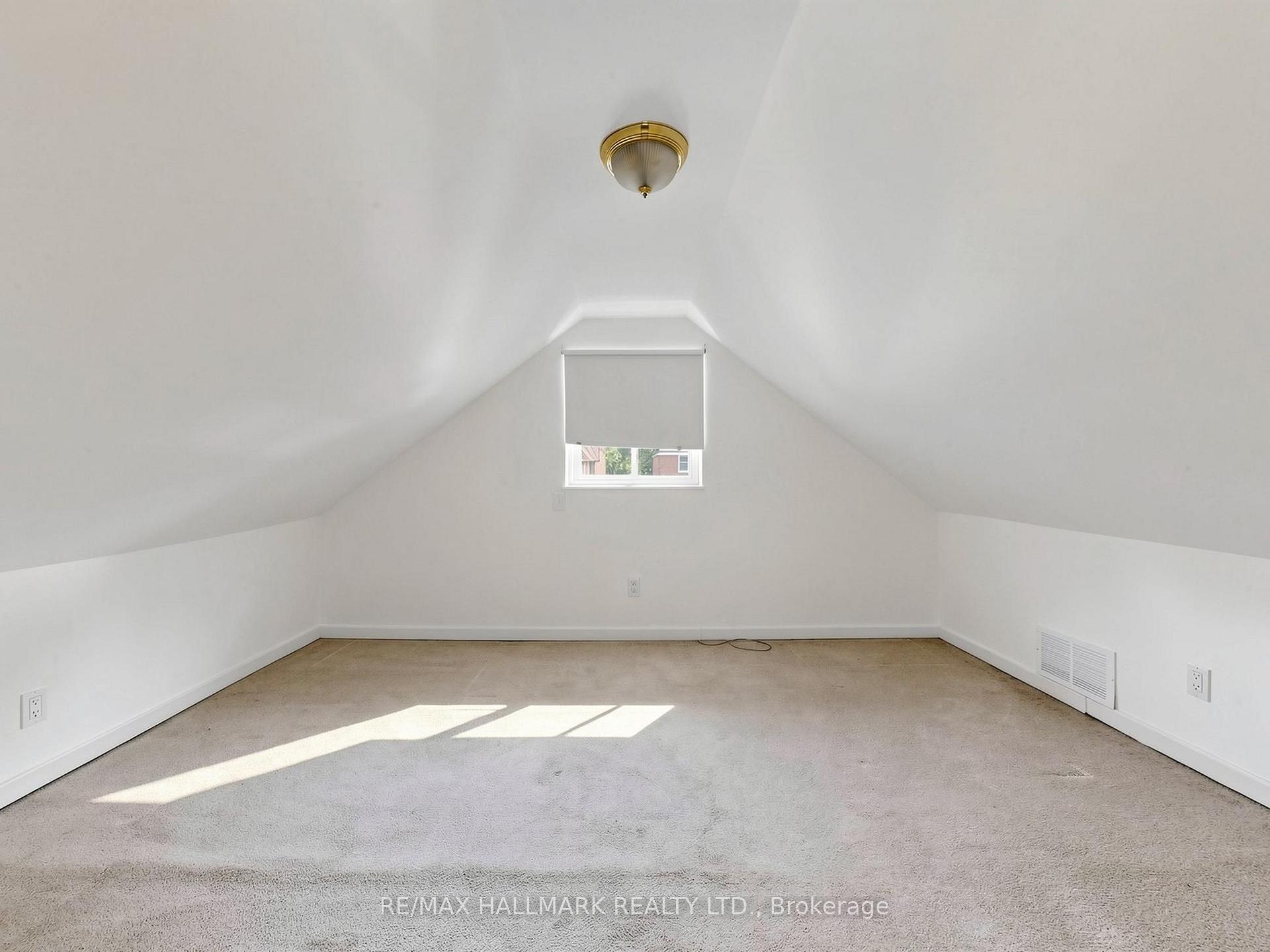 Photo 18 of 182 Holborne Avenue, Toronto, Woodbine-Lumsden — HOMEH