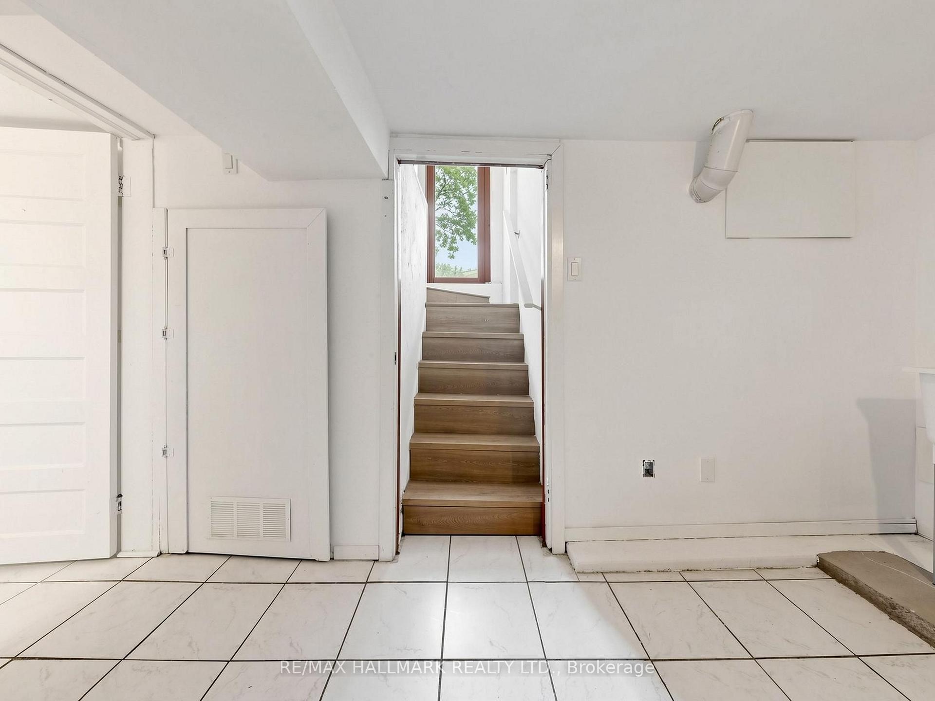 Photo 20 of 182 Holborne Avenue, Toronto, Woodbine-Lumsden — HOMEH