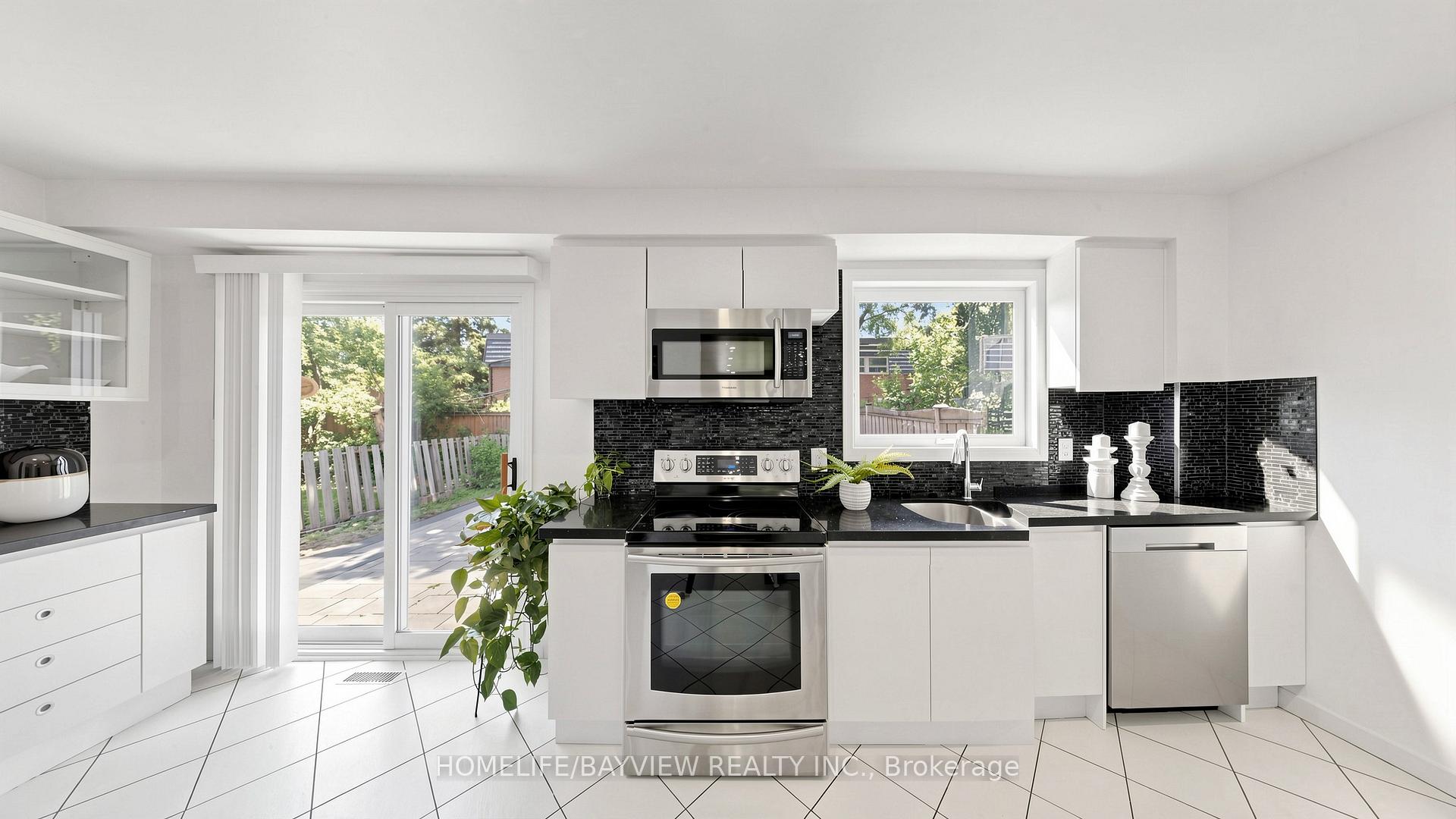 Photo 14 of Unit MAIN & SECOND FLOORS, 27 Bedle Avenue, North York, Hillcrest Village — HOMEH