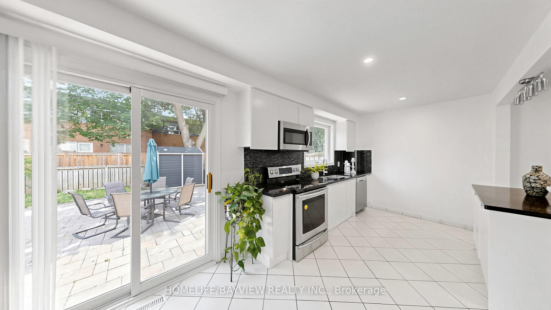 Photo 16 of Unit MAIN & SECOND FLOORS, 27 Bedle Avenue, North York, Hillcrest Village — HOMEH