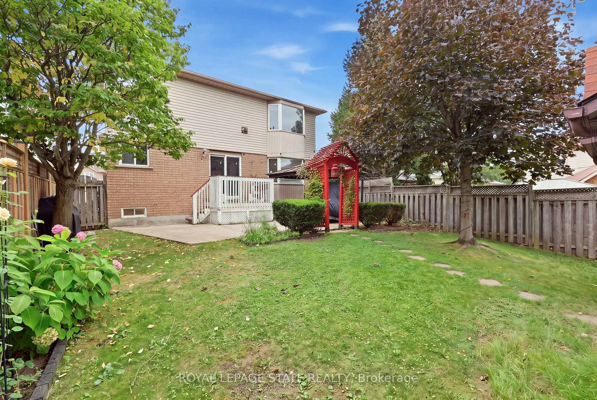 Photo 36 of 11 Redtail Crescent, Hamilton, Carpenter — HOMEH