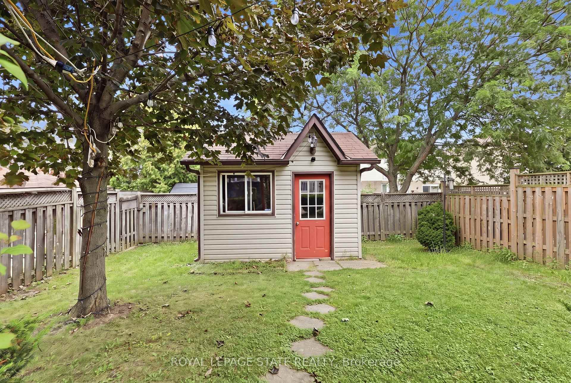 Photo 38 of 11 Redtail Crescent, Hamilton, Carpenter — HOMEH