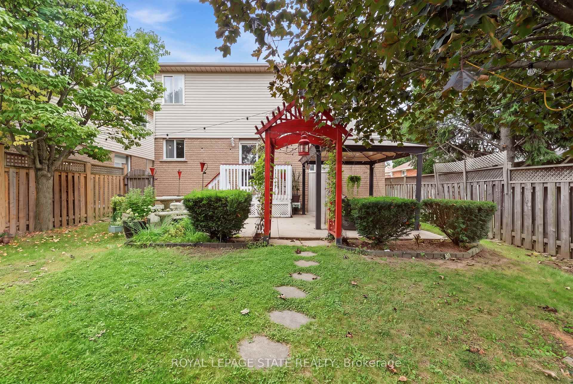 Photo 39 of 11 Redtail Crescent, Hamilton, Carpenter — HOMEH