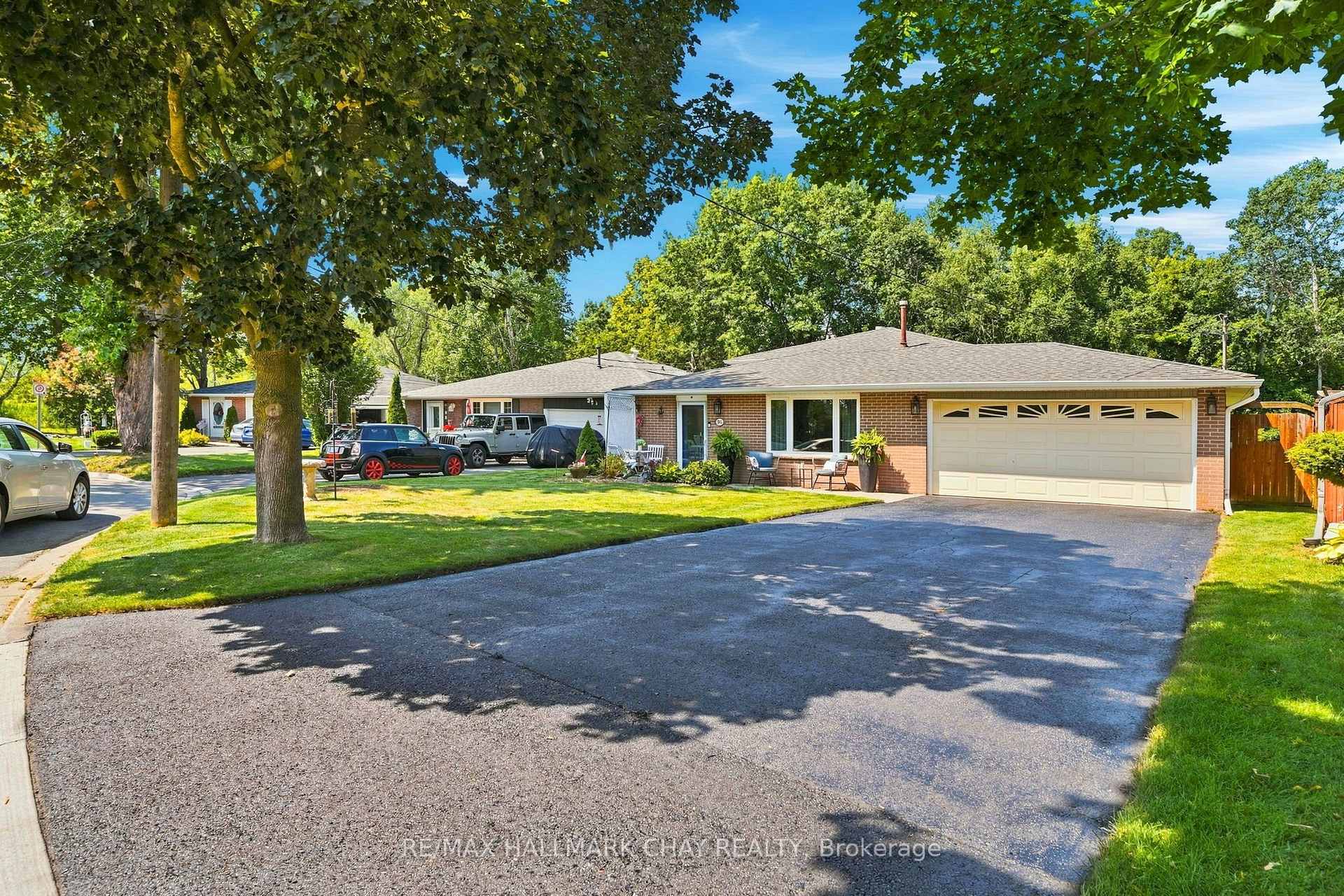 Photo 3 of 96 Maple Avenue W, New Tecumseth, Beeton — HOMEH