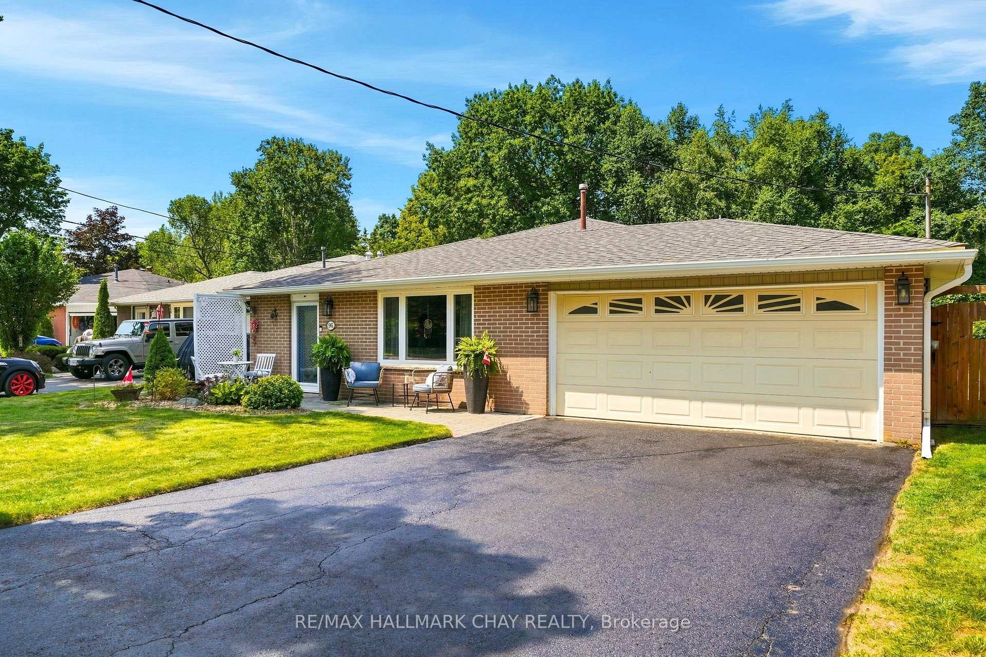 Photo 4 of 96 Maple Avenue W, New Tecumseth, Beeton — HOMEH