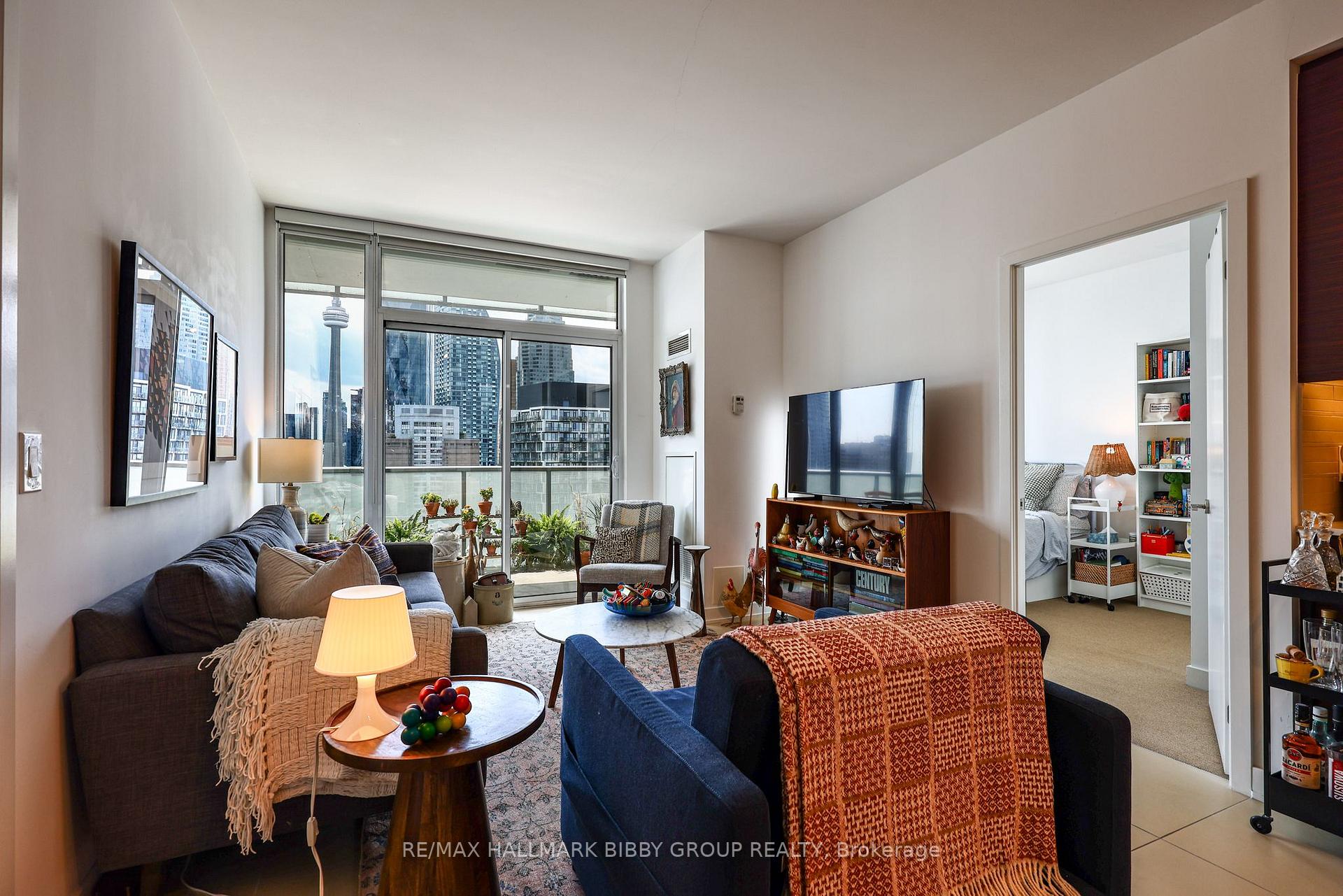 Front of Unit 2501, 1 Market Street