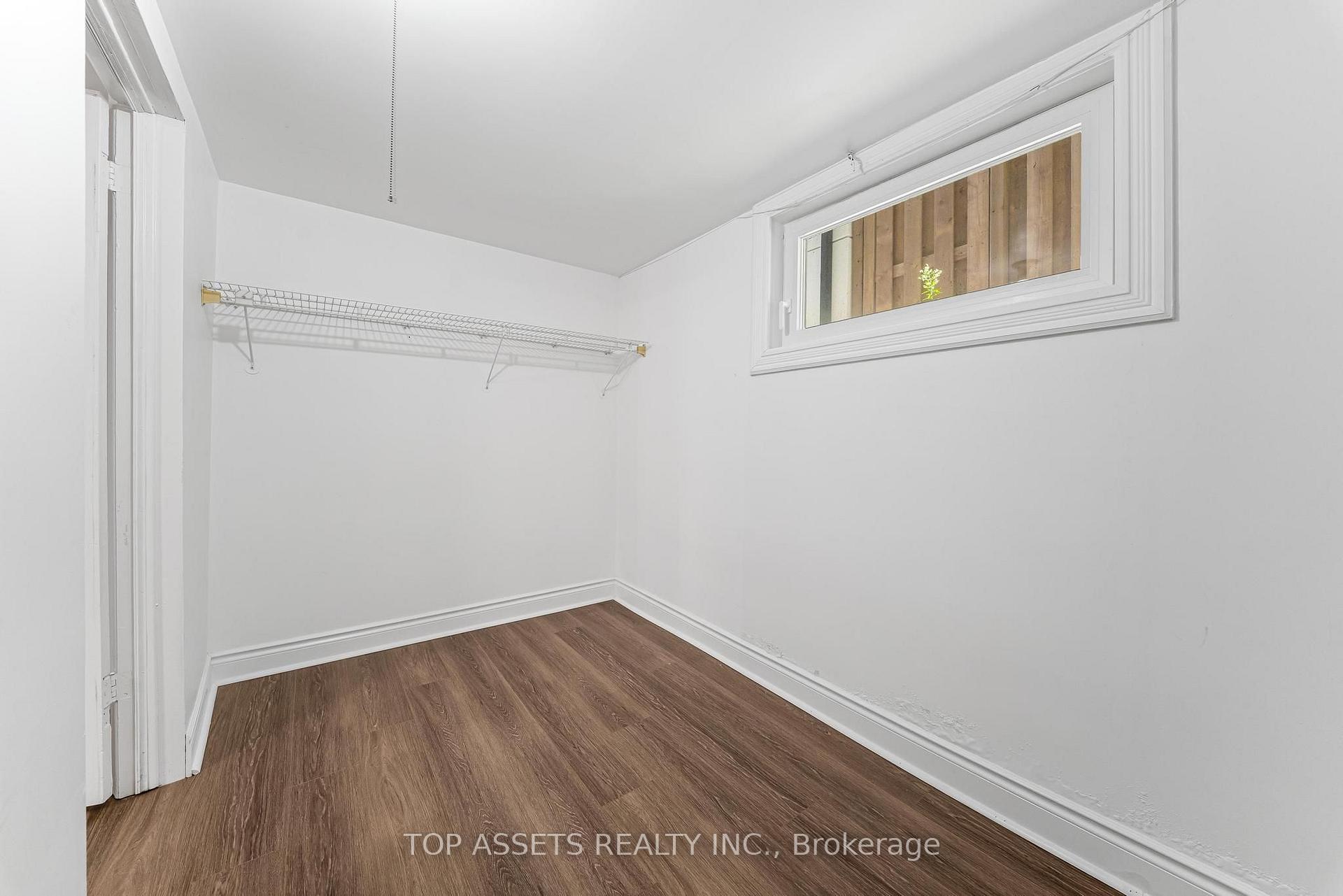 Photo 14 of 532 (BSMT) Glengrove Avenue W, Toronto, Englemount-Lawrence — HOMEH