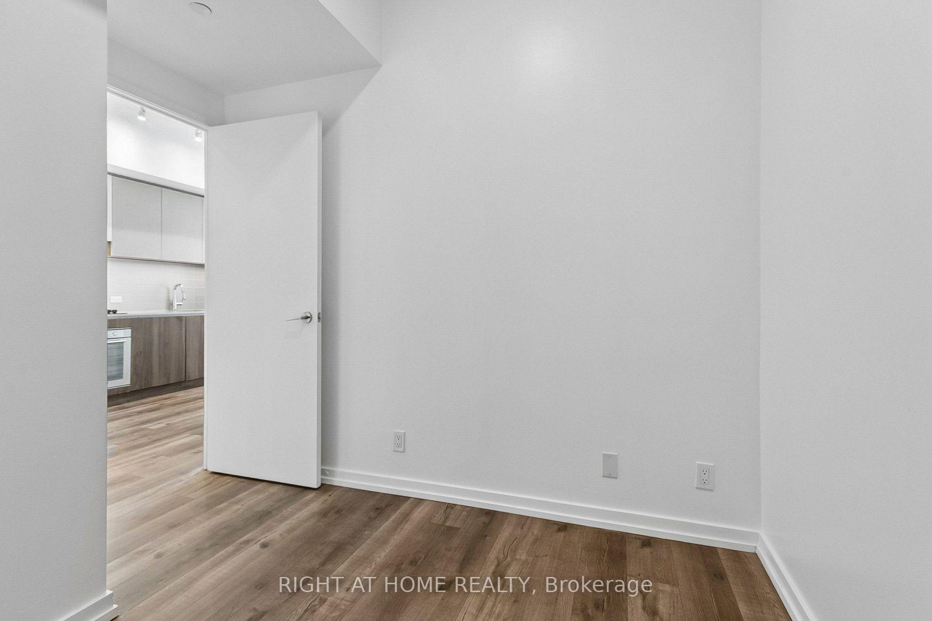 Photo 11 of Unit 1705, 7890 Jane Street, Vaughan, Vaughan Corporate Centre — HOMEH
