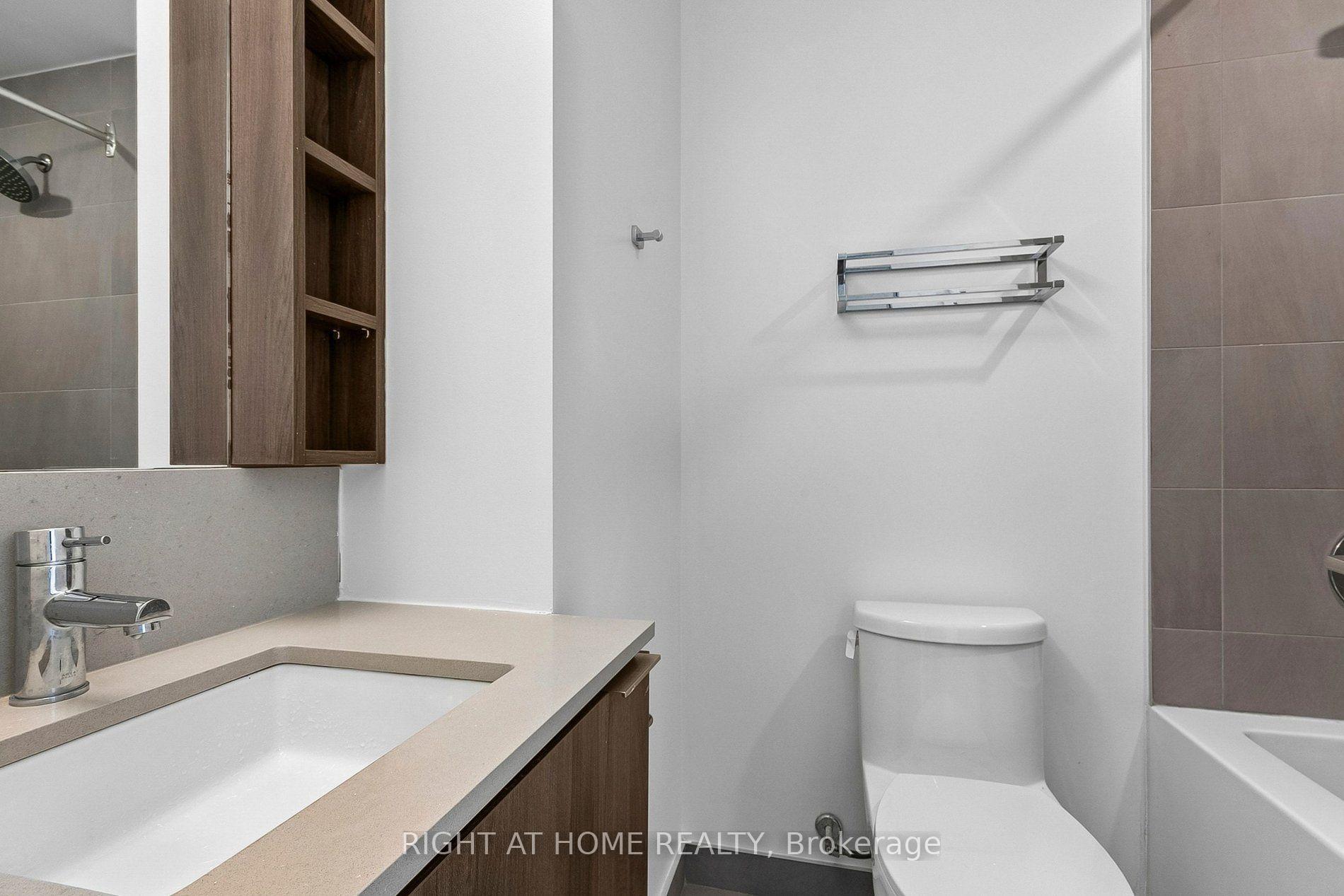 Photo 12 of Unit 1705, 7890 Jane Street, Vaughan, Vaughan Corporate Centre — HOMEH