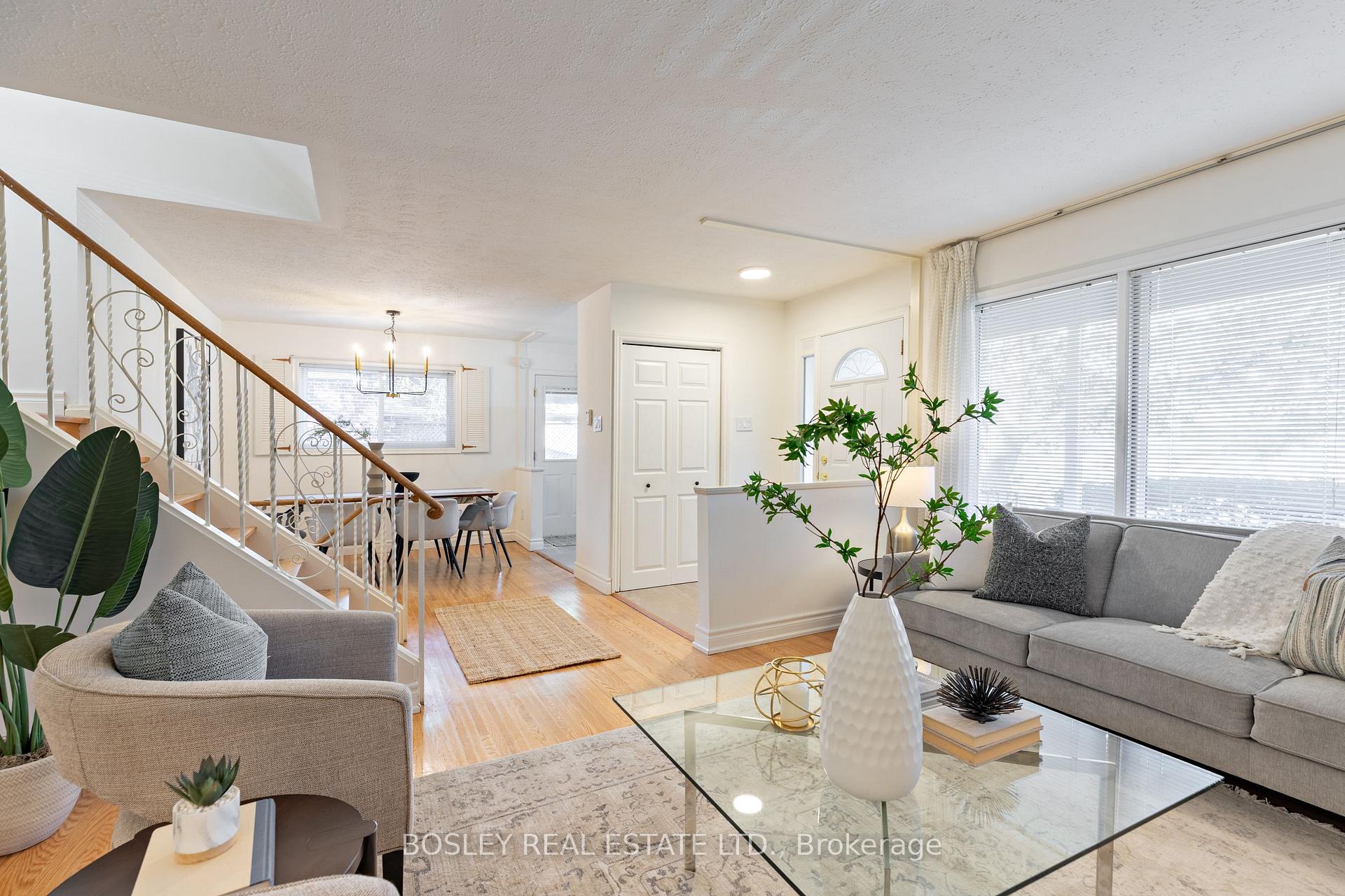 Photo 1 of 33 Roanoke Road, North York, Parkwoods-Donalda — HOMEH