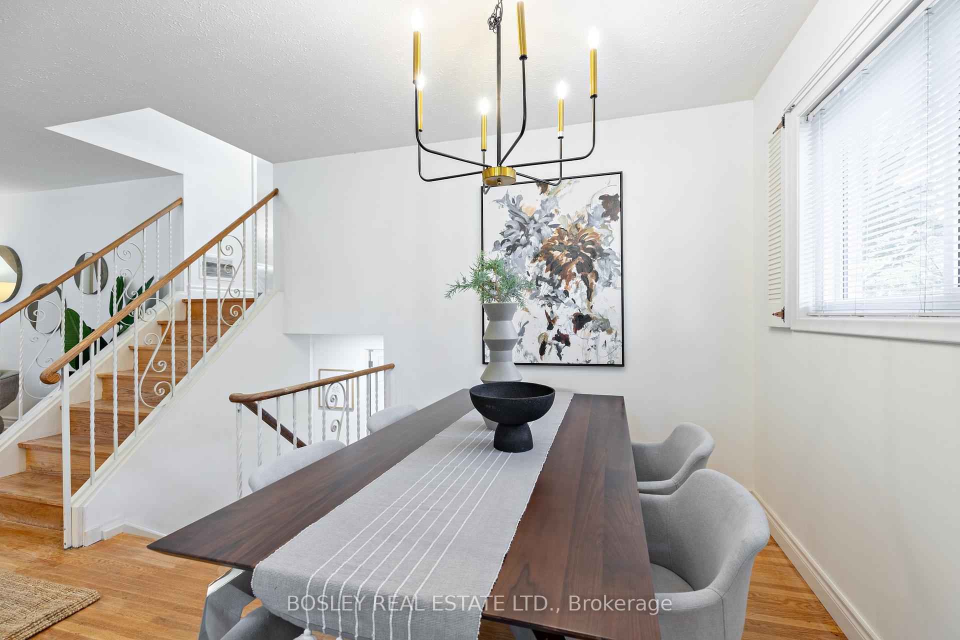 Photo 7 of 33 Roanoke Road, North York, Parkwoods-Donalda — HOMEH