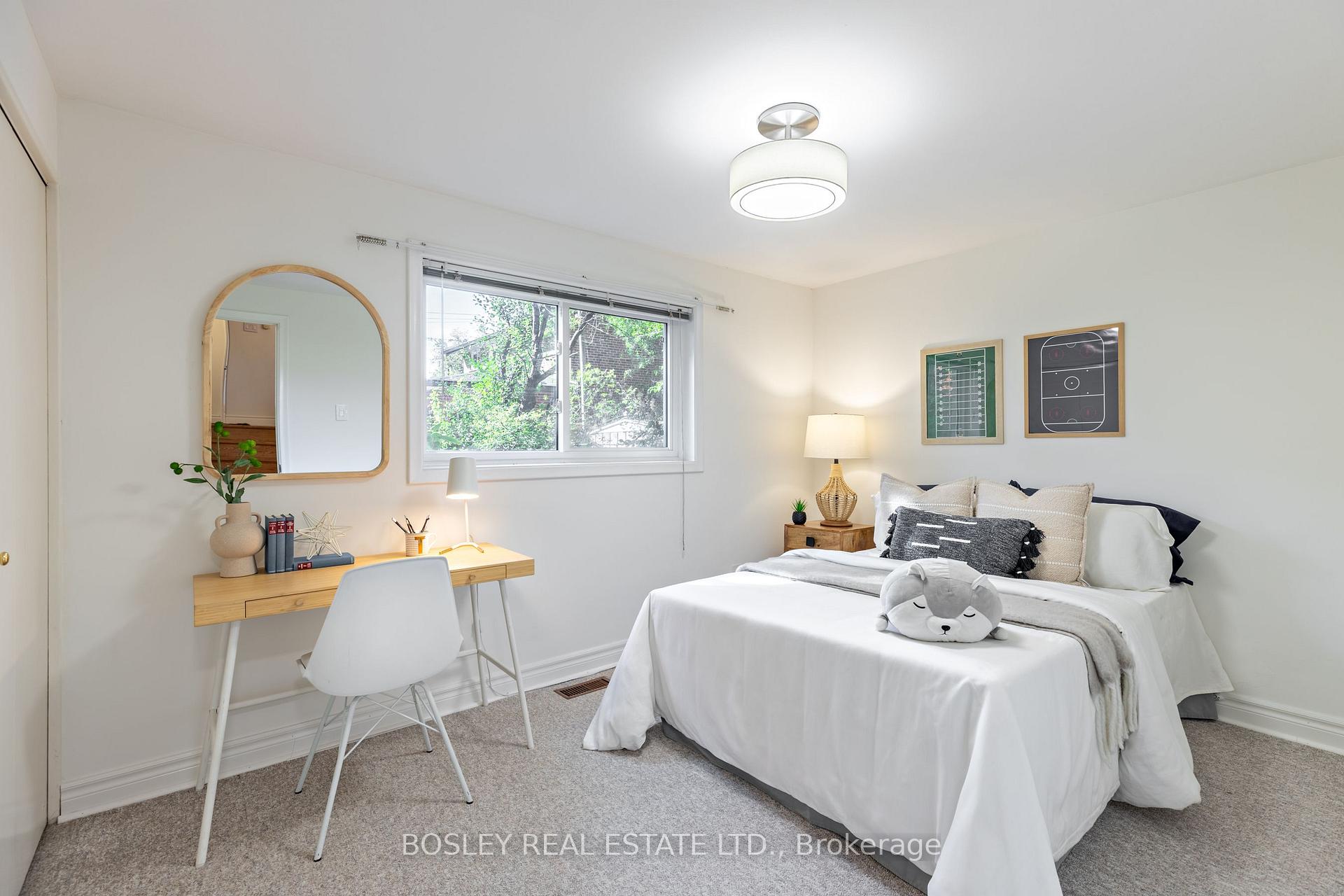 Photo 17 of 33 Roanoke Road, North York, Parkwoods-Donalda — HOMEH