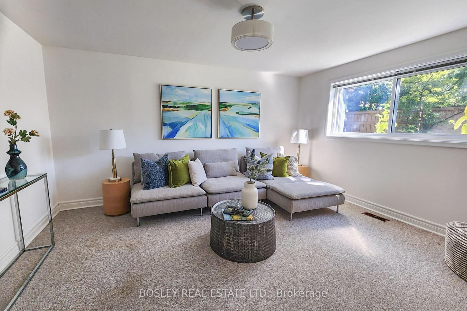 Photo 21 of 33 Roanoke Road, North York, Parkwoods-Donalda — HOMEH