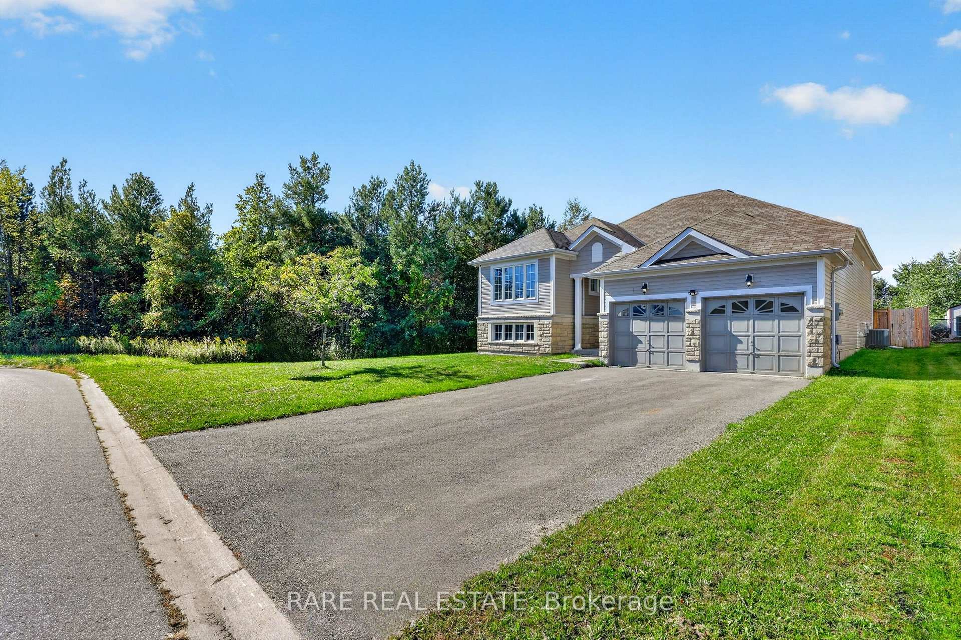 Photo 5 of 198 Red Oak Trail, Clearview, Stayner — HOMEH