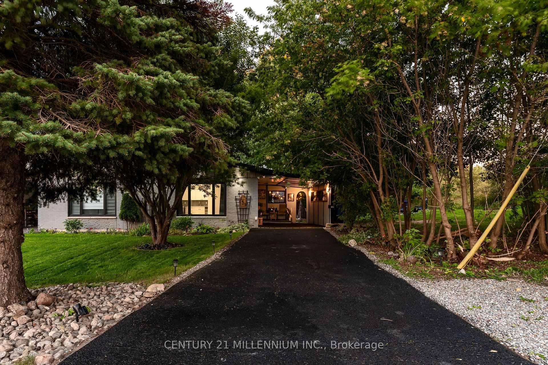Photo 1 of 139 Town Line, Orangeville — HOMEH