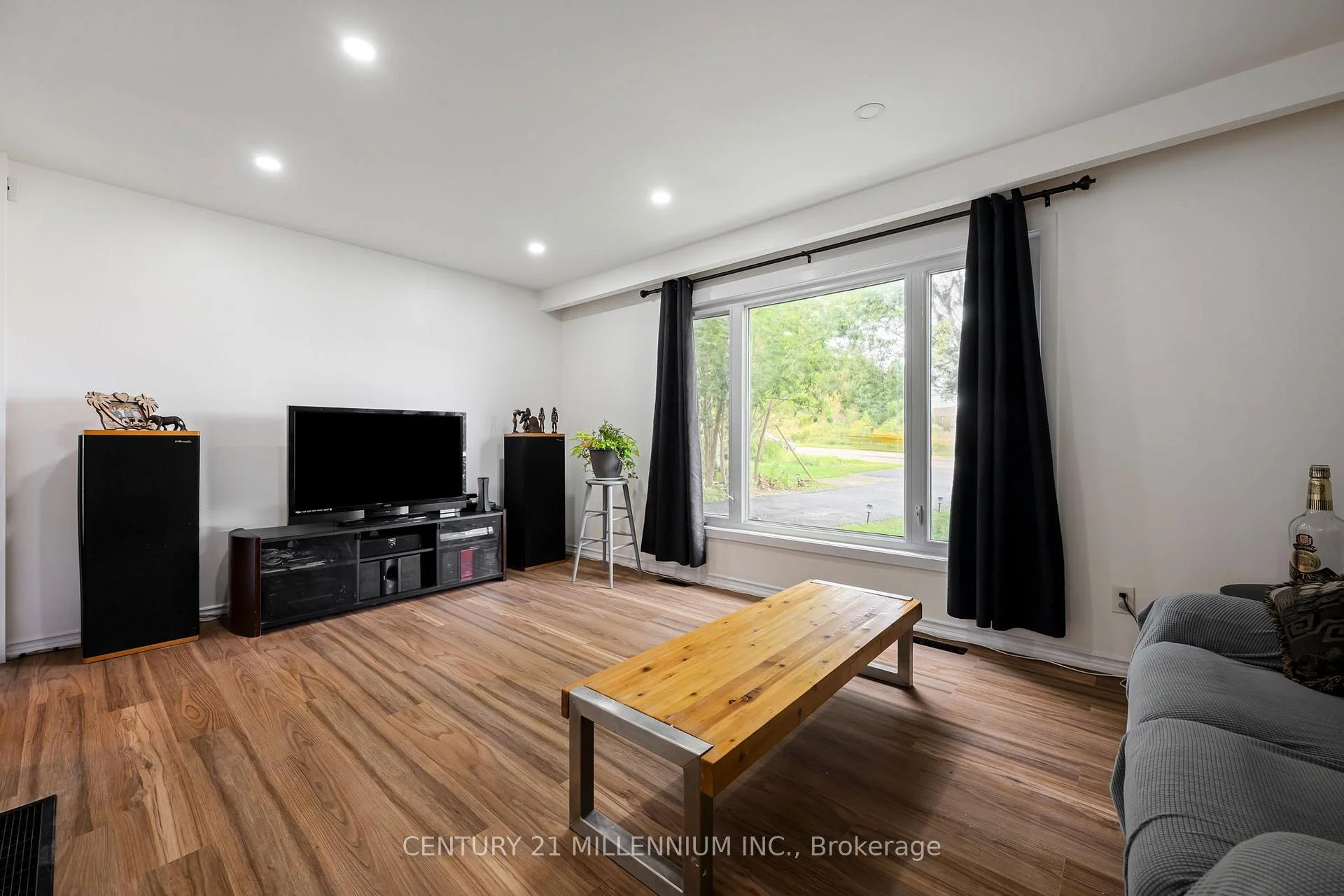Photo 13 of 139 Town Line, Orangeville — HOMEH