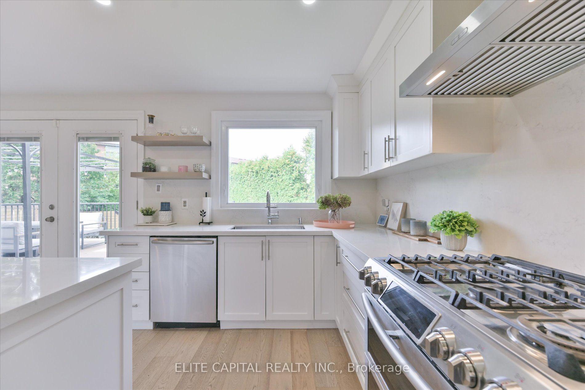 Photo 17 of 20 Raymore Drive, Etobicoke, Humber Heights — HOMEH