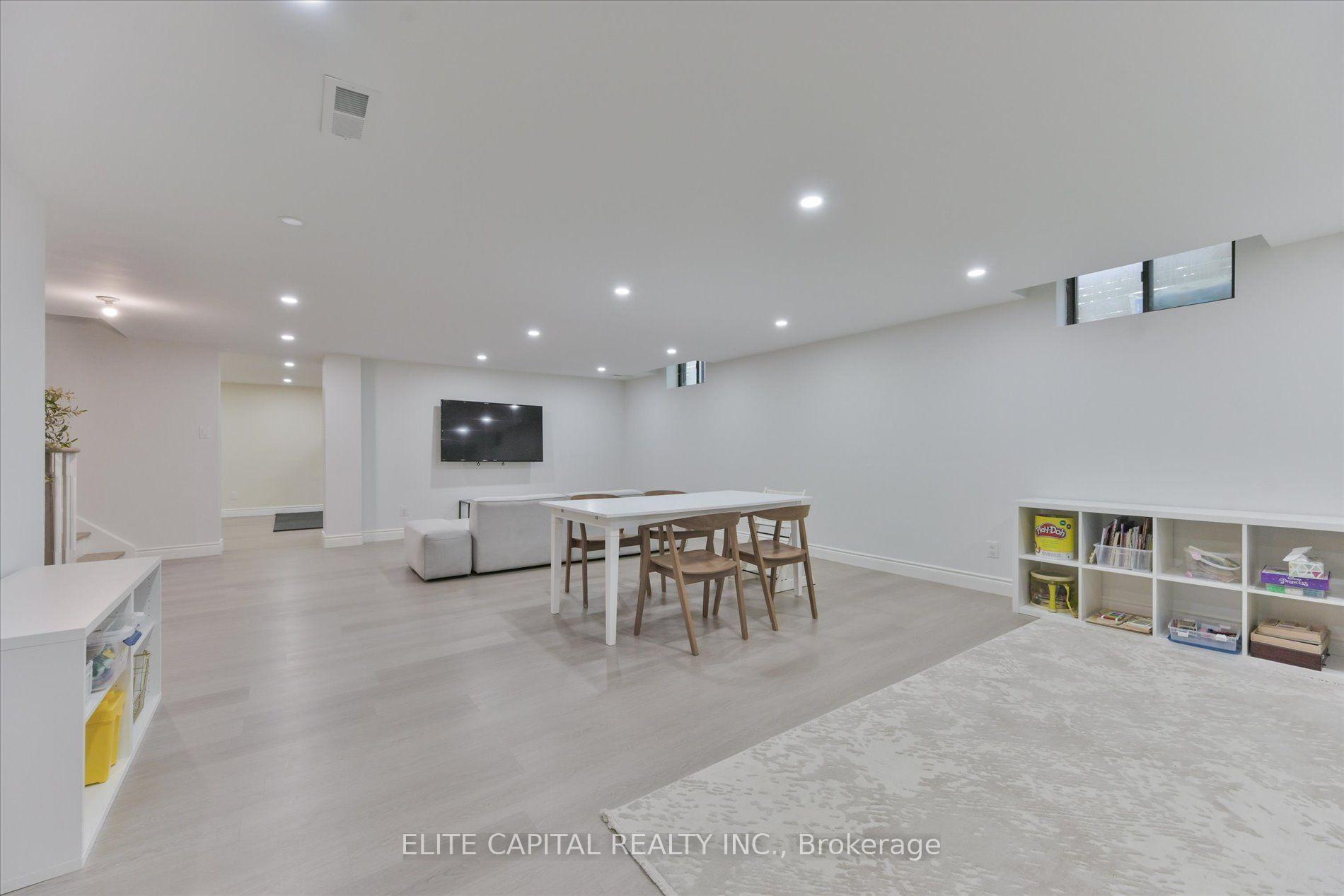 Photo 37 of 20 Raymore Drive, Etobicoke, Humber Heights — HOMEH