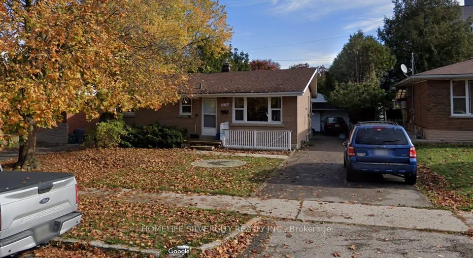Photo 1 of 276 Sunview Street, Waterloo, Beechwood/University — HOMEH