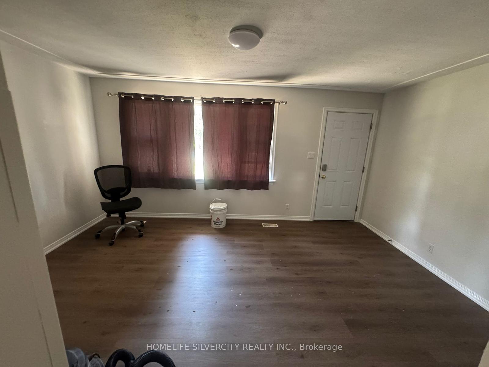 Photo 2 of 276 Sunview Street, Waterloo, Beechwood/University — HOMEH