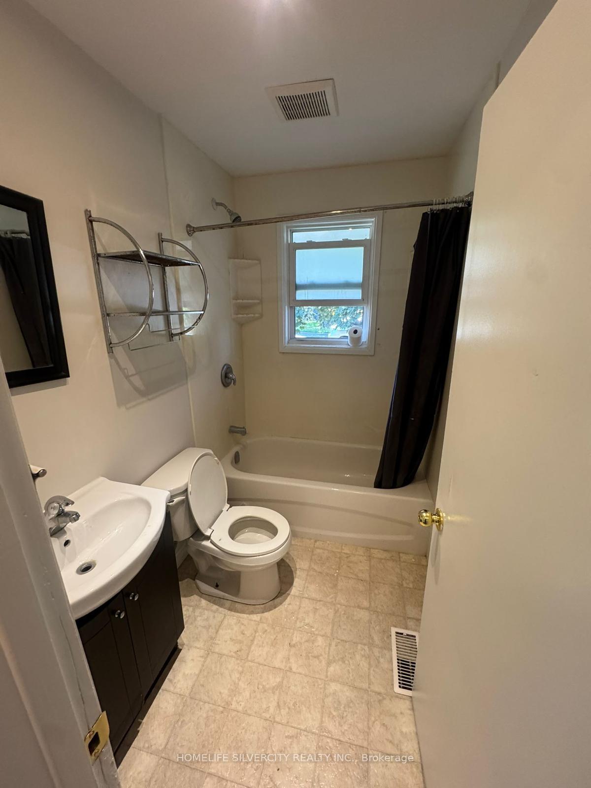 Photo 7 of 276 Sunview Street, Waterloo, Beechwood/University — HOMEH