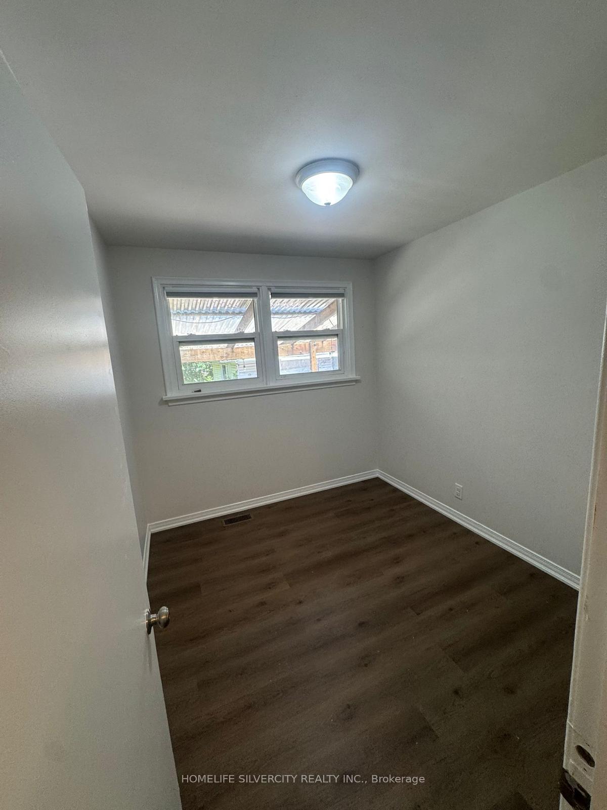 Photo 10 of 276 Sunview Street, Waterloo, Beechwood/University — HOMEH