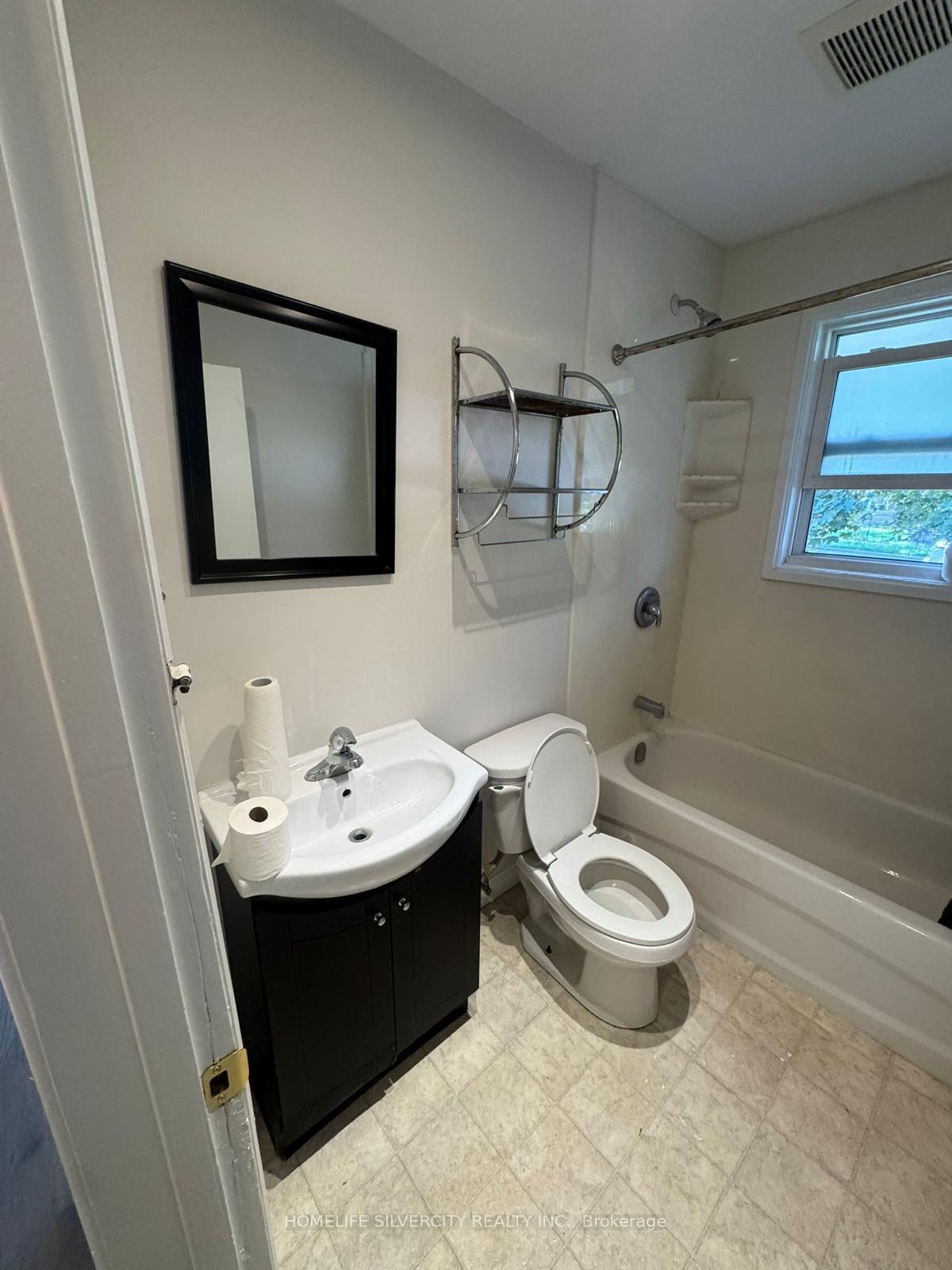 Photo 13 of 276 Sunview Street, Waterloo, Beechwood/University — HOMEH