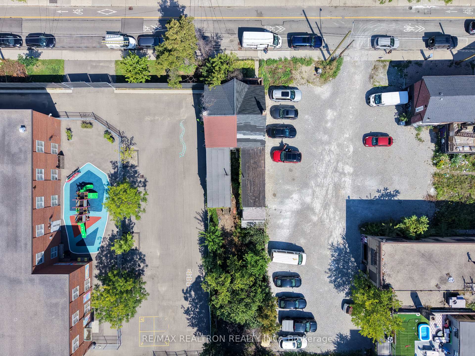 Photo 7 of 631 Richmond Street W, Toronto, Niagara — HOMEH
