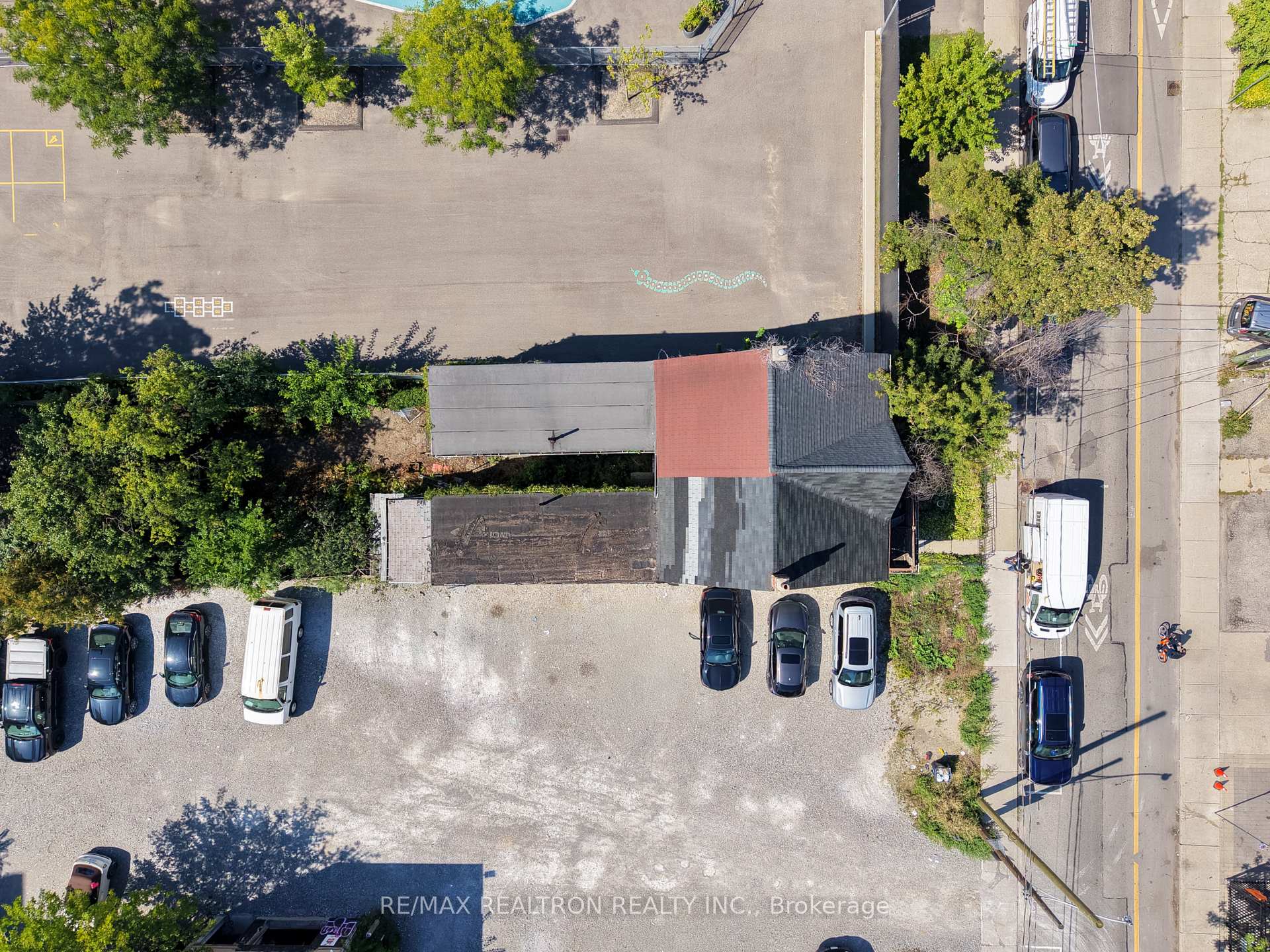 Photo 9 of 631 Richmond Street W, Toronto, Niagara — HOMEH