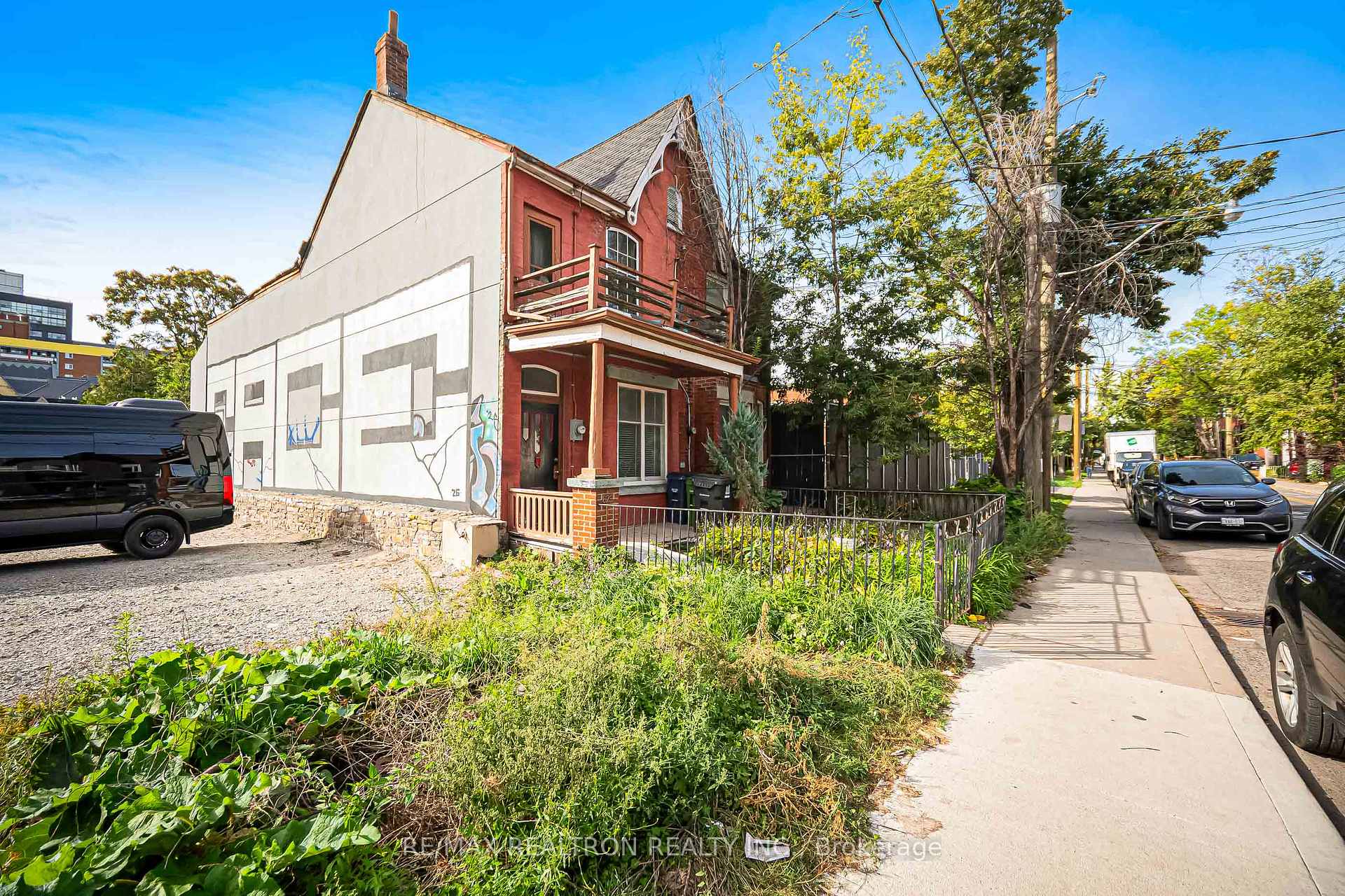 Photo 19 of 631 Richmond Street W, Toronto, Niagara — HOMEH
