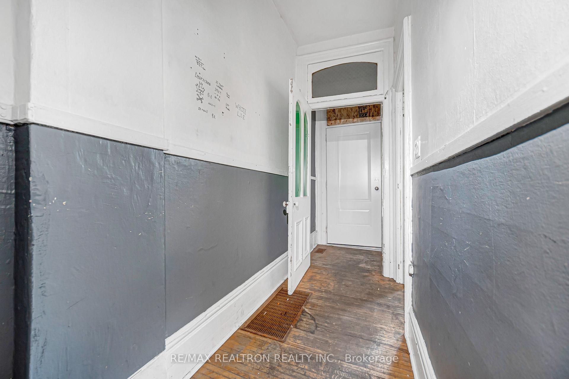 Photo 25 of 631 Richmond Street W, Toronto, Niagara — HOMEH