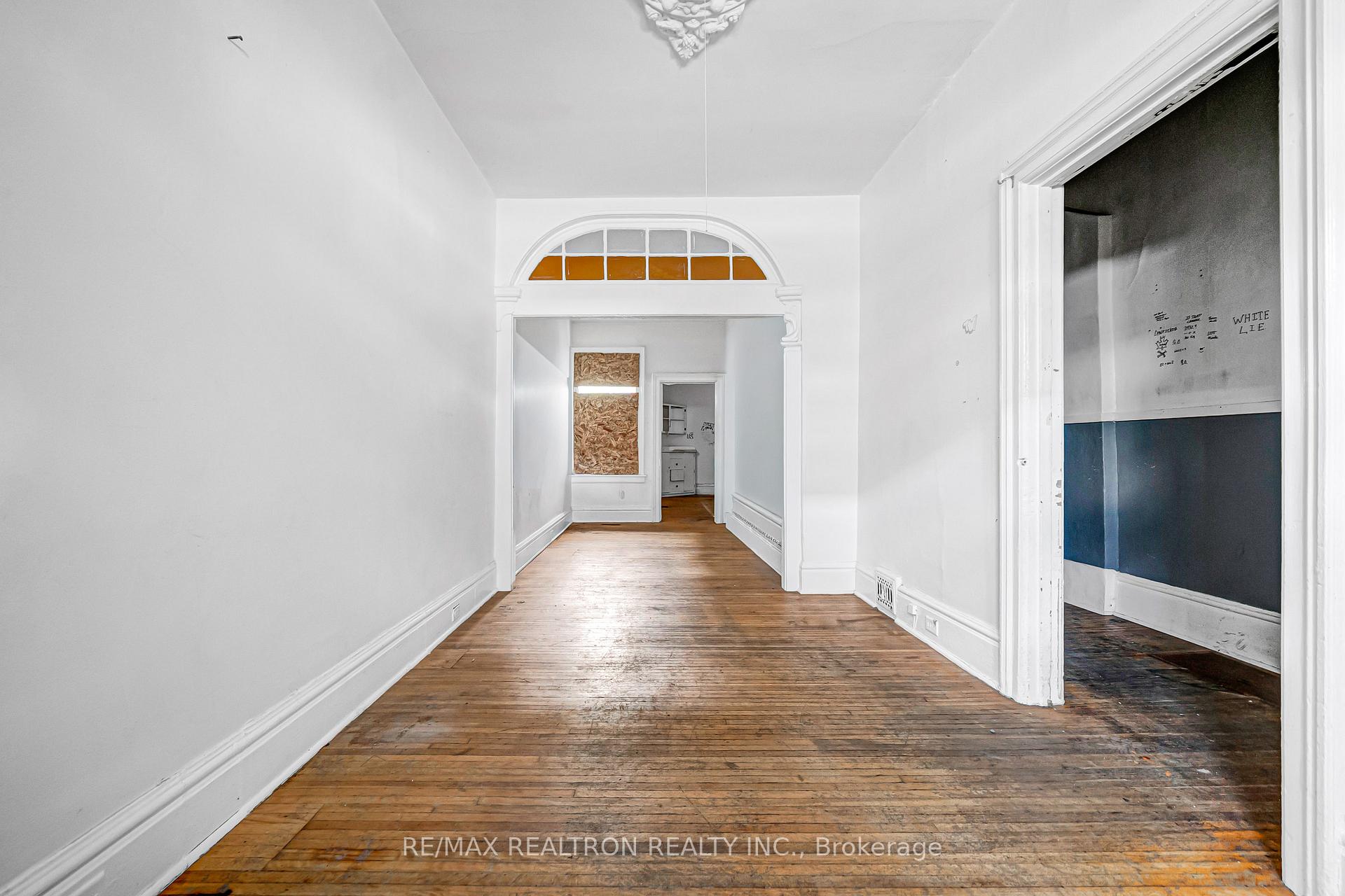 Photo 33 of 631 Richmond Street W, Toronto, Niagara — HOMEH