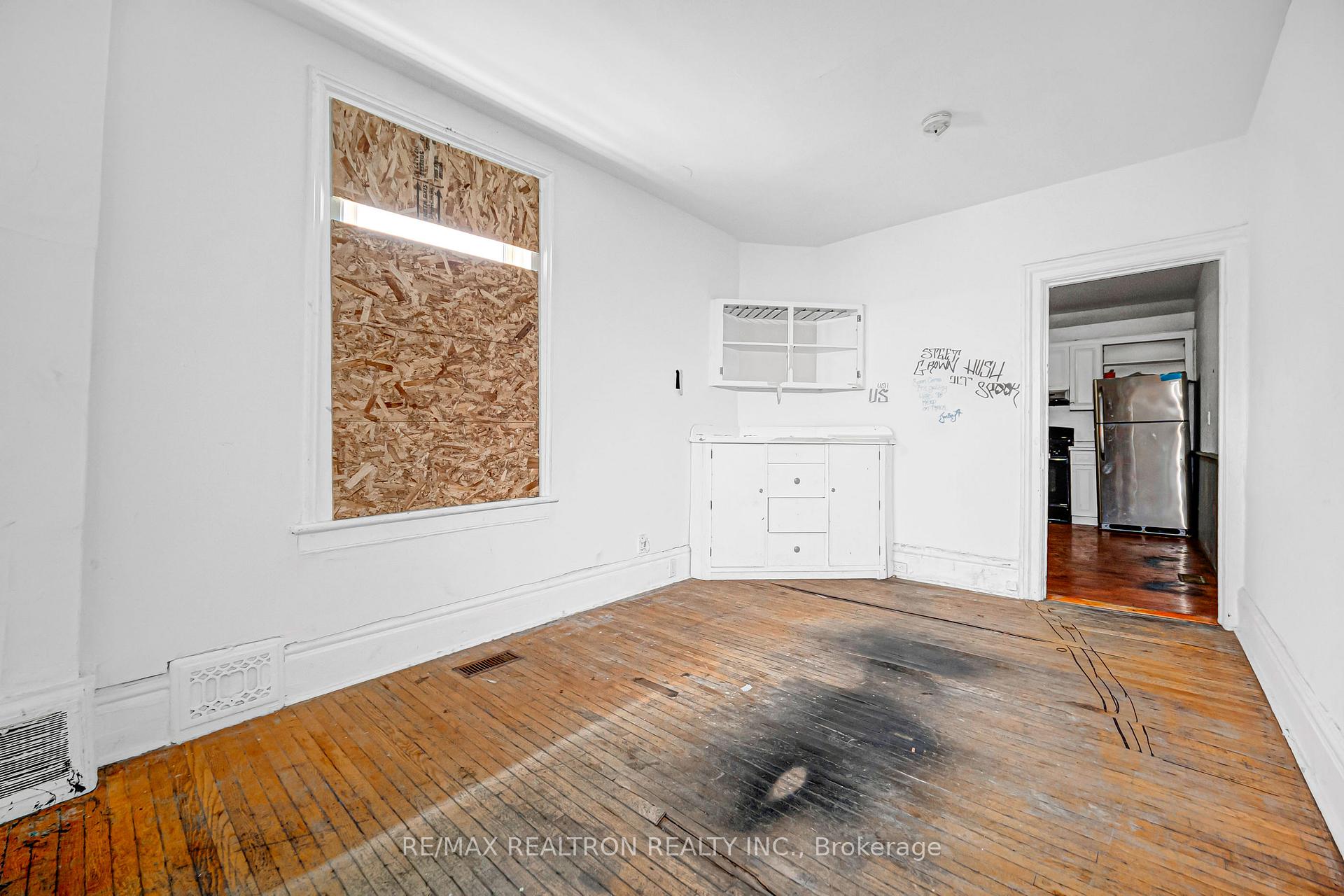 Photo 35 of 631 Richmond Street W, Toronto, Niagara — HOMEH