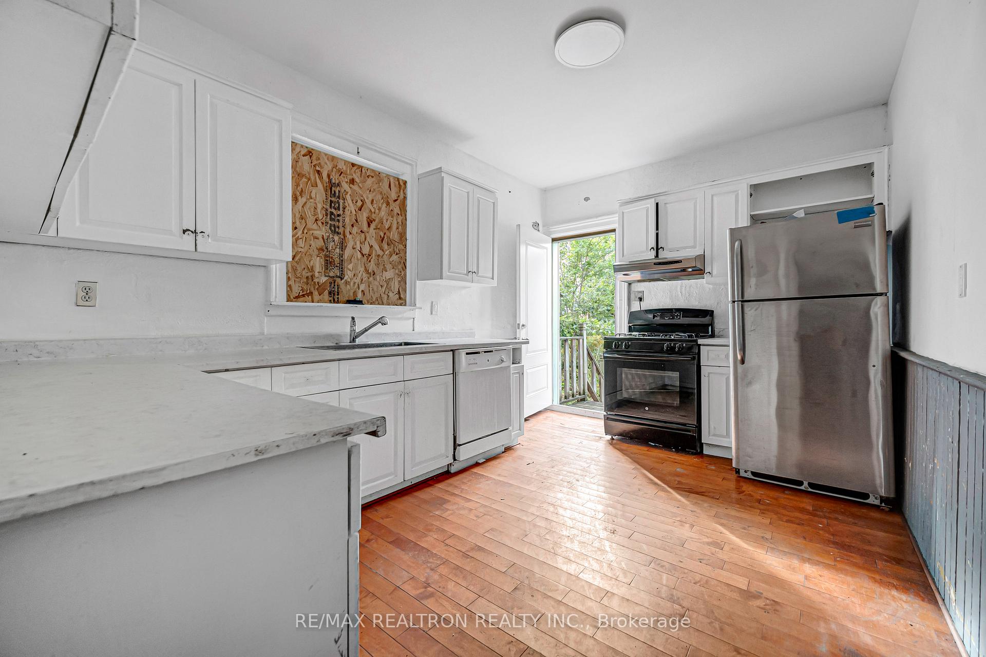 Photo 39 of 631 Richmond Street W, Toronto, Niagara — HOMEH