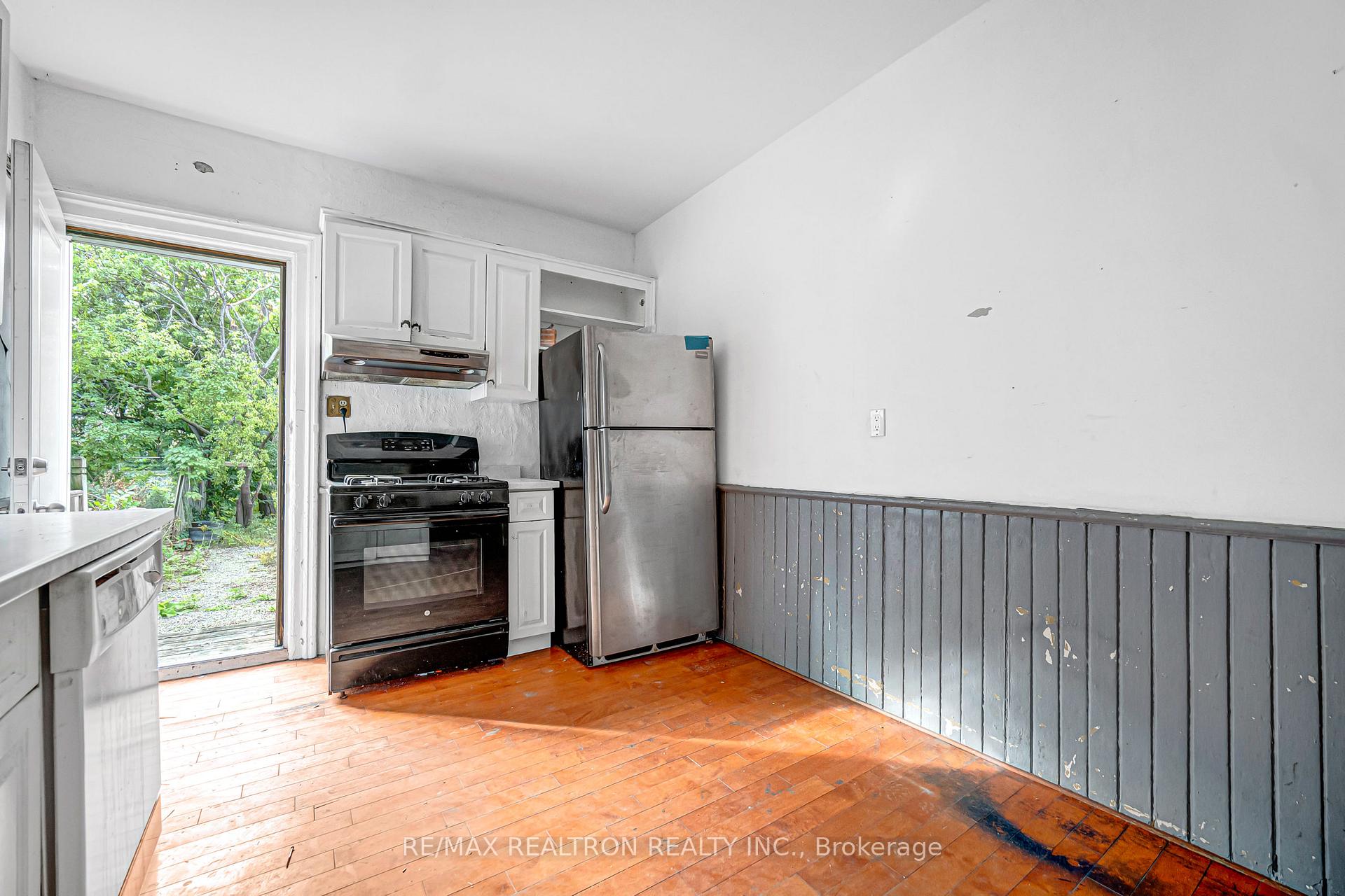 Photo 43 of 631 Richmond Street W, Toronto, Niagara — HOMEH