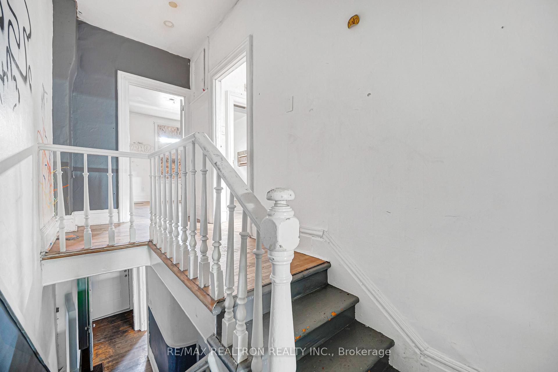 Photo 57 of 631 Richmond Street W, Toronto, Niagara — HOMEH