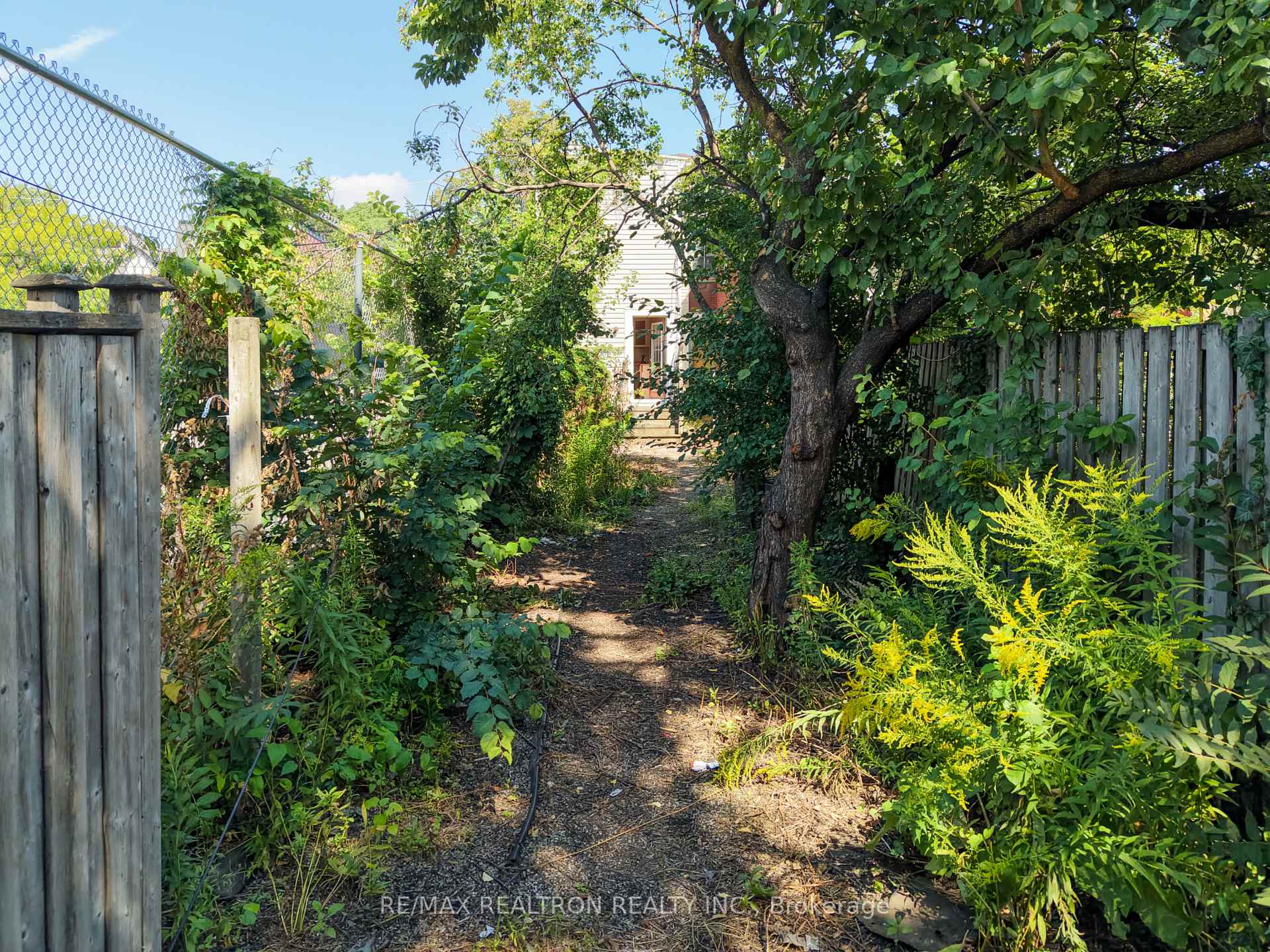 Photo 71 of 631 Richmond Street W, Toronto, Niagara — HOMEH