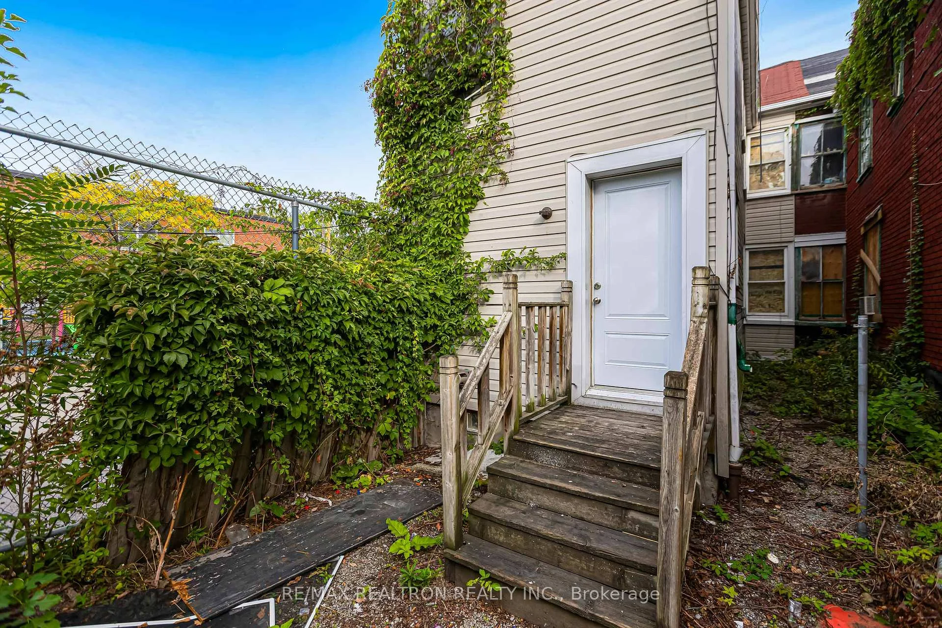 Photo 18 of 631 Richmond Street W, Toronto, Niagara — HOMEH