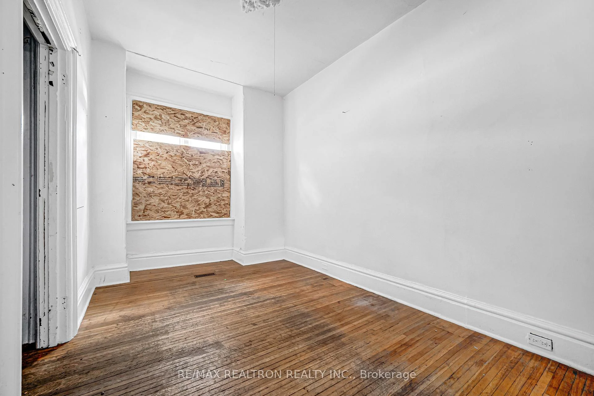 Photo 54 of 631 Richmond Street W, Toronto, Niagara — HOMEH