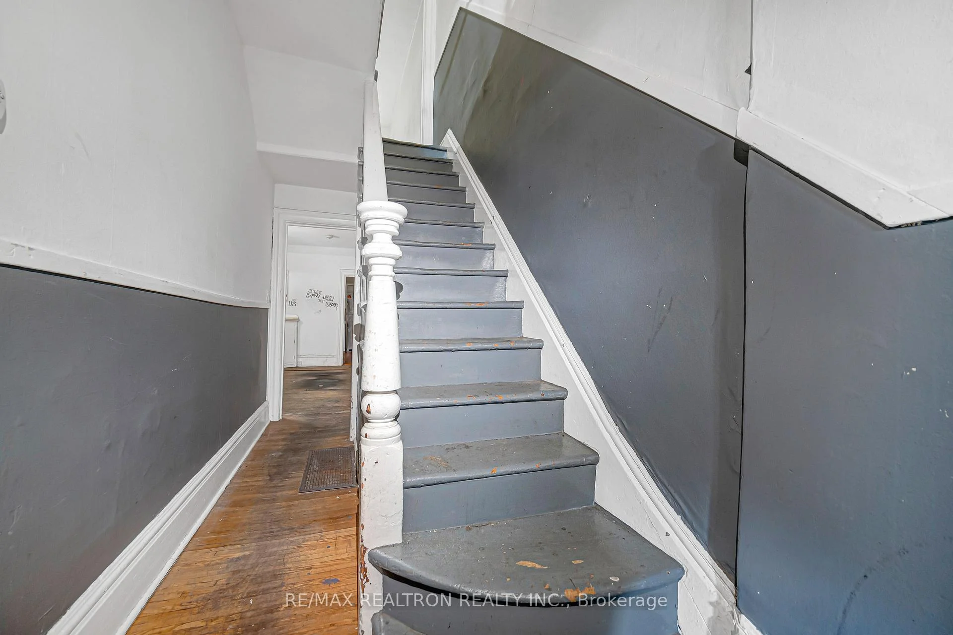 Photo 60 of 631 Richmond Street W, Toronto, Niagara — HOMEH